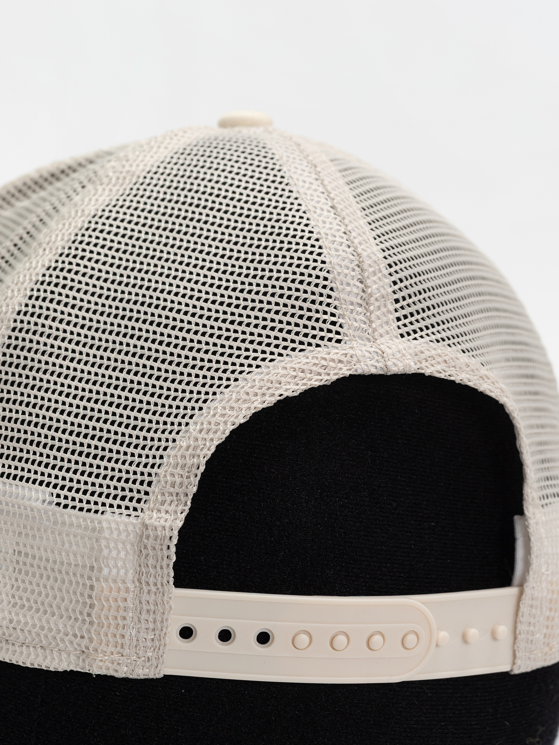 Șapcă New Era Outline Trucker New York Yankees (light cream)