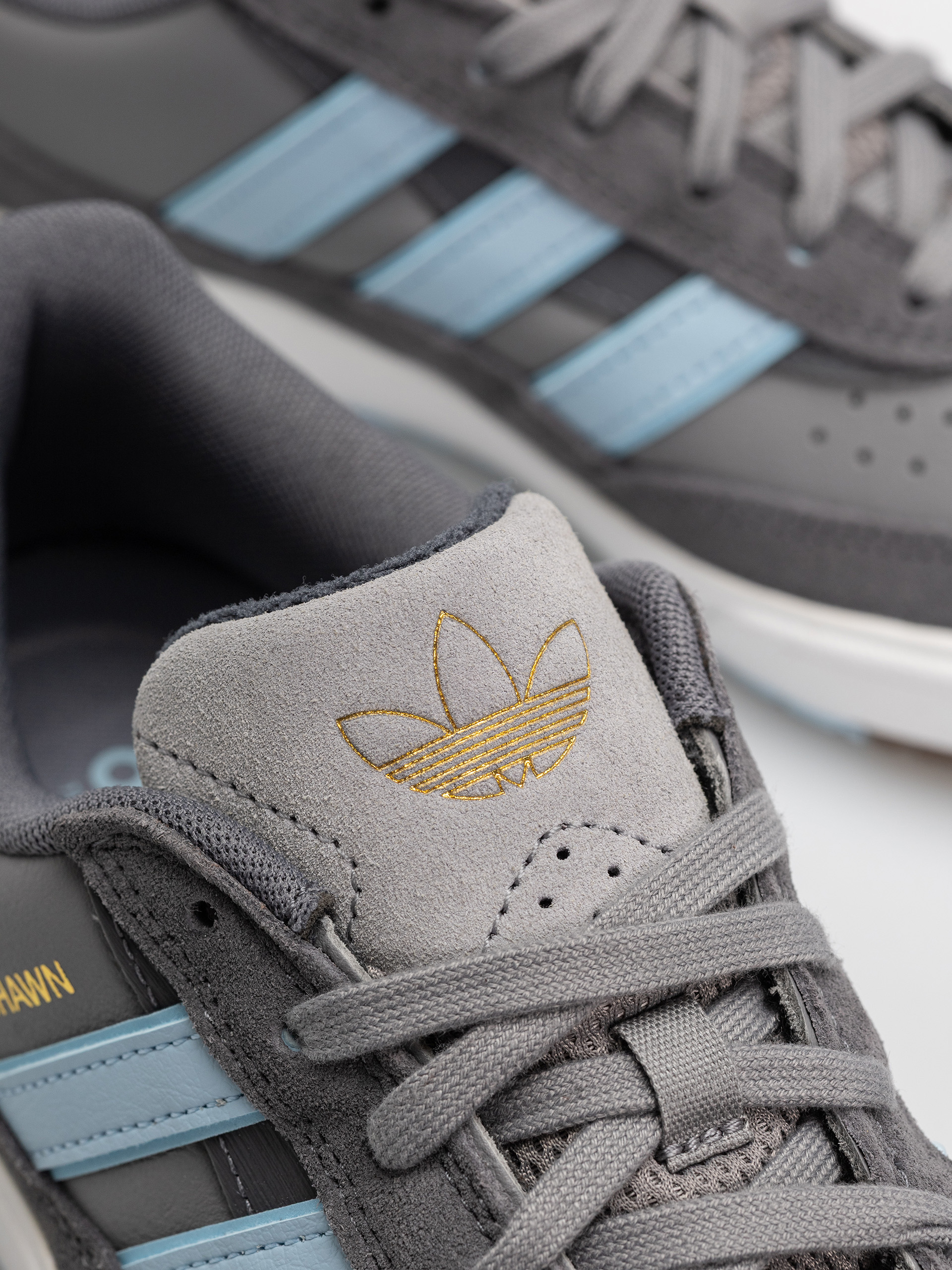 Pantofi adidas Tyshawn II (grefiv/clesky/ftwwht)