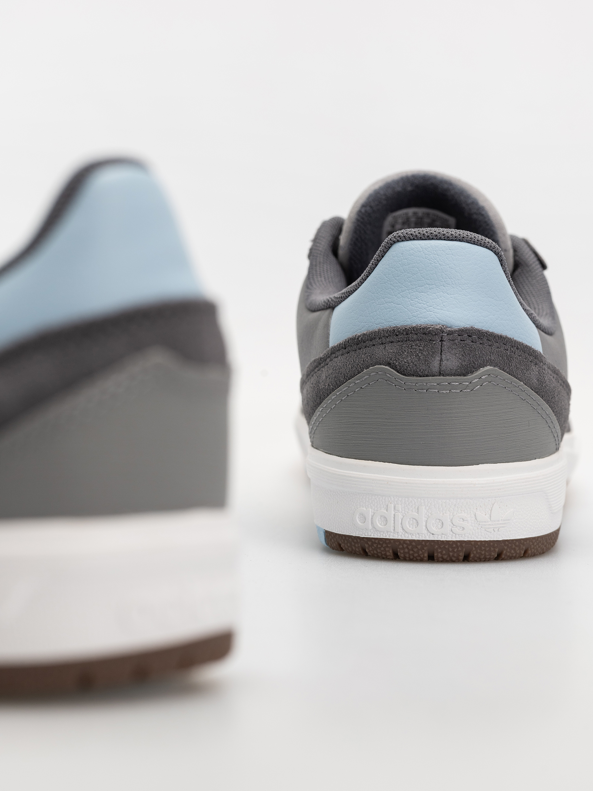 Pantofi adidas Tyshawn II (grefiv/clesky/ftwwht)