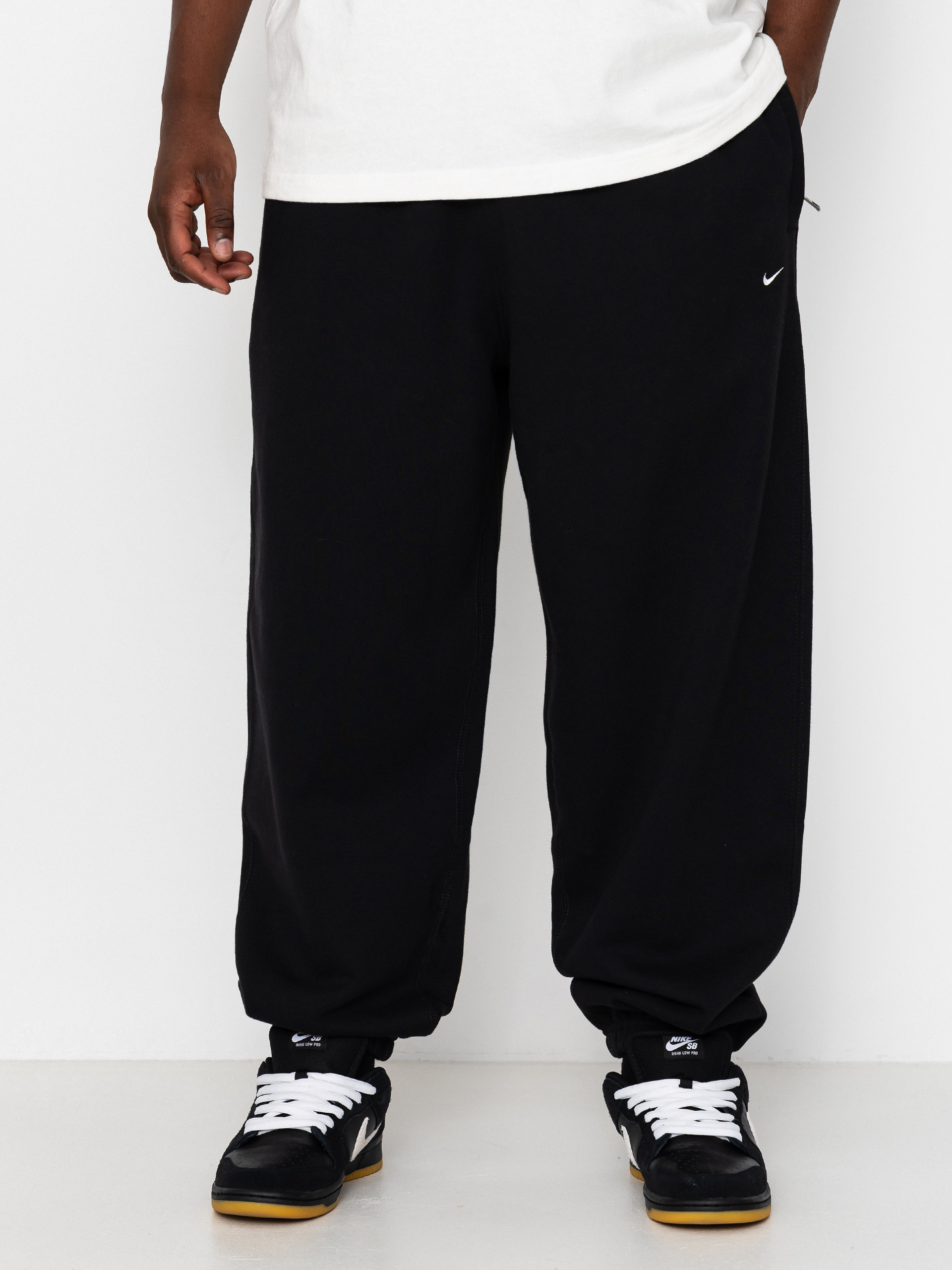 Pantaloni Nike SB Solo Swoosh (black/black/white)