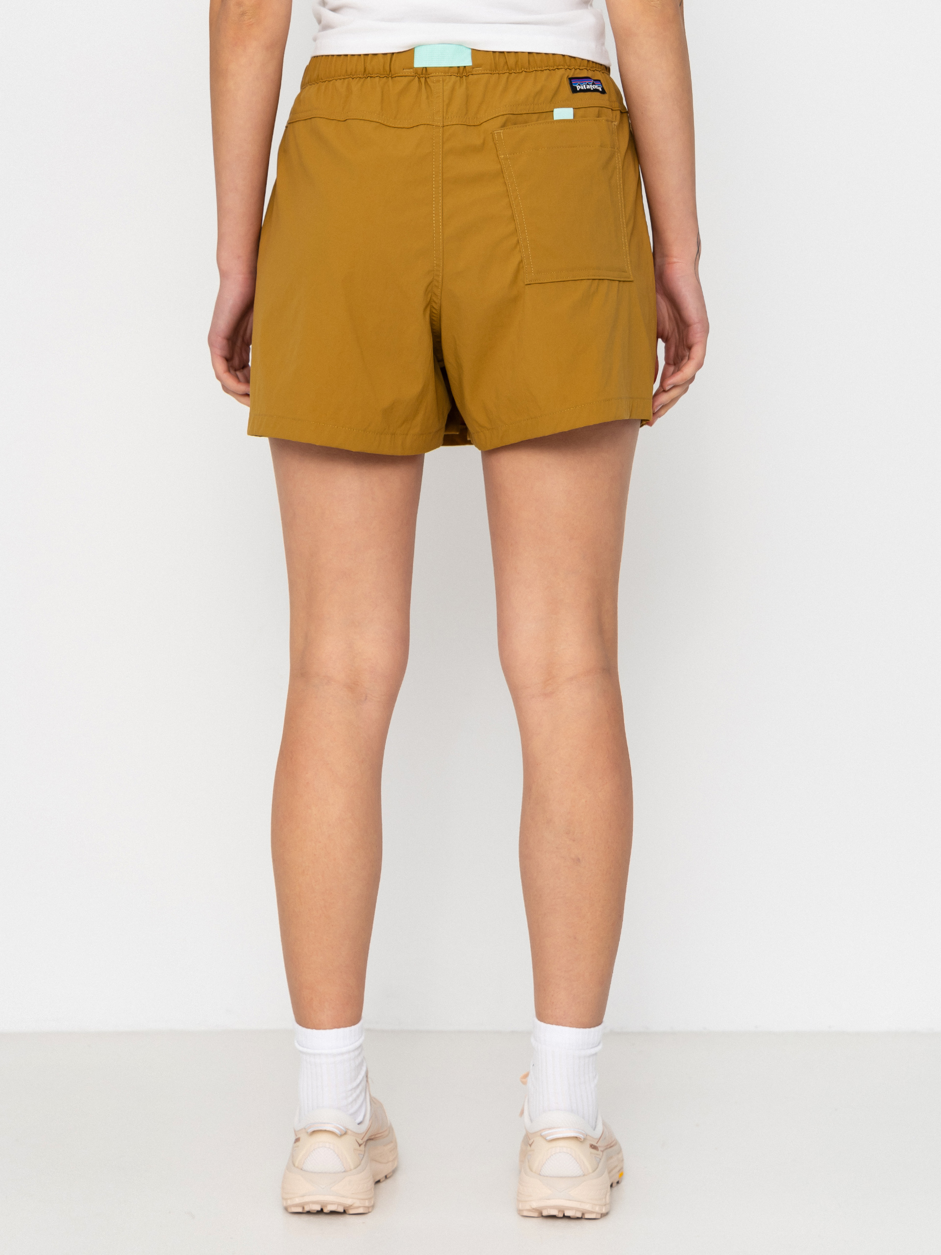 Pantaloni scurți Patagonia Outdoor Everyday Wmn (bobcat brown)