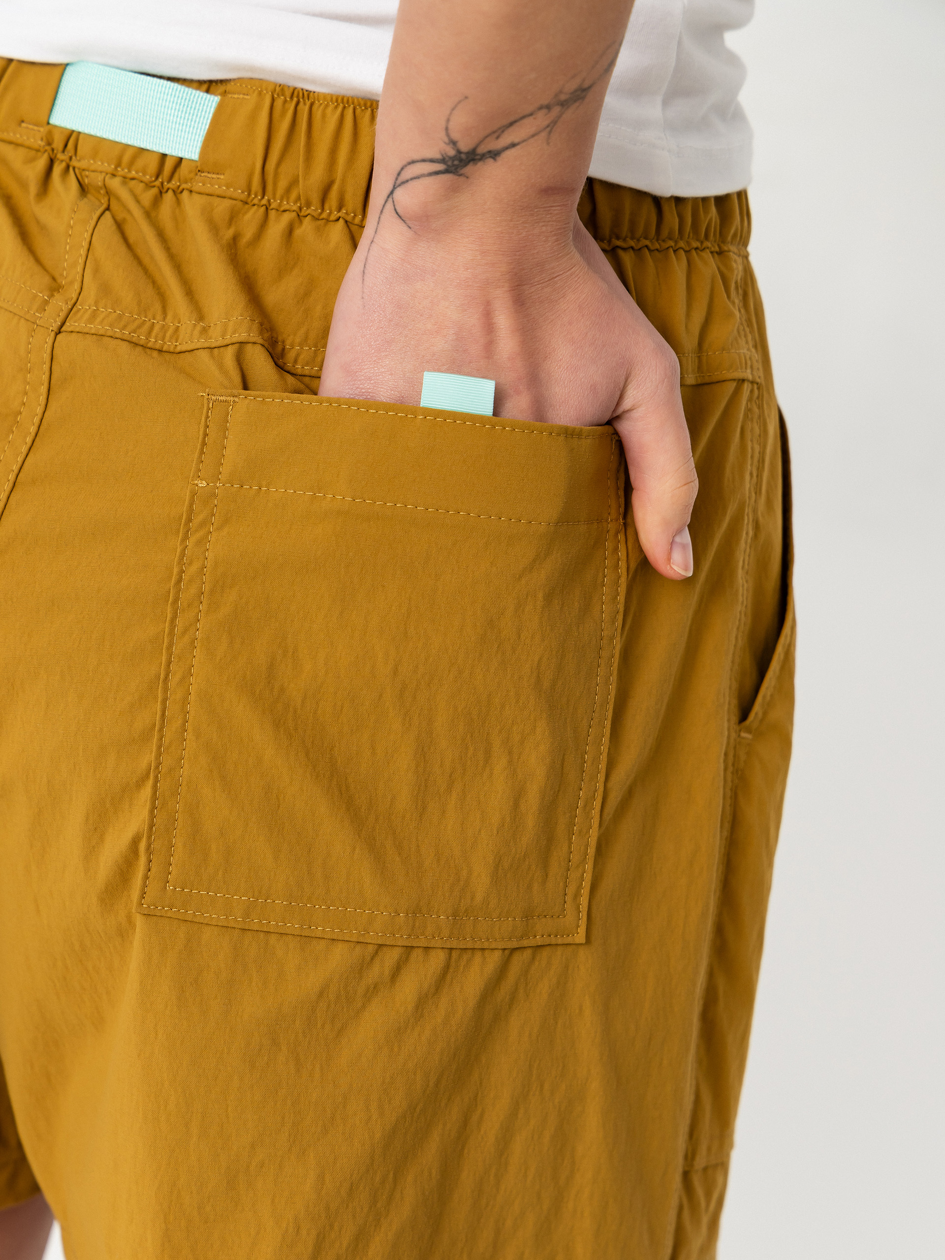 Pantaloni scurți Patagonia Outdoor Everyday Wmn (bobcat brown)