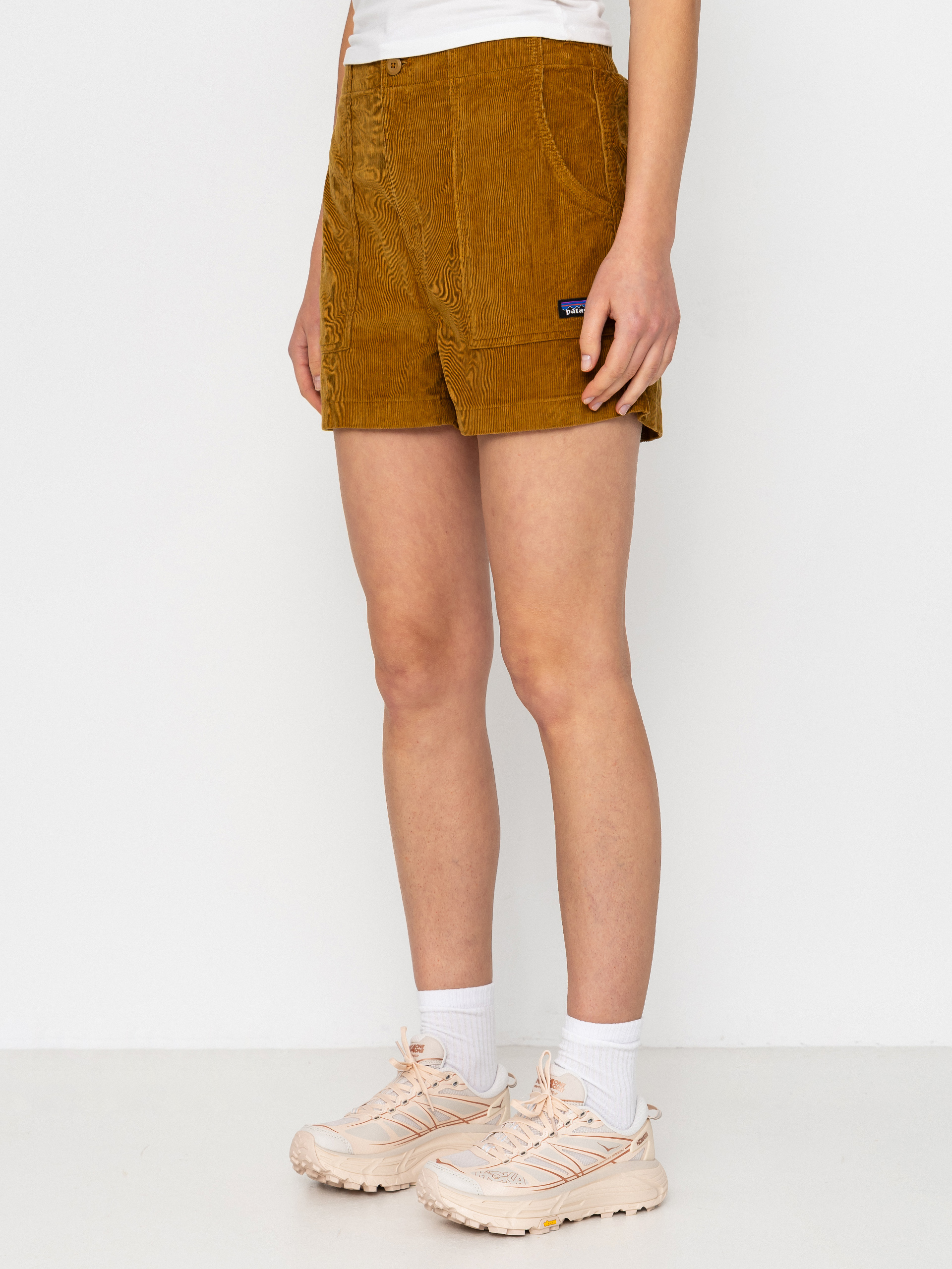 Pantaloni scurți Patagonia Retro Cord Wmn (bobcat brown)