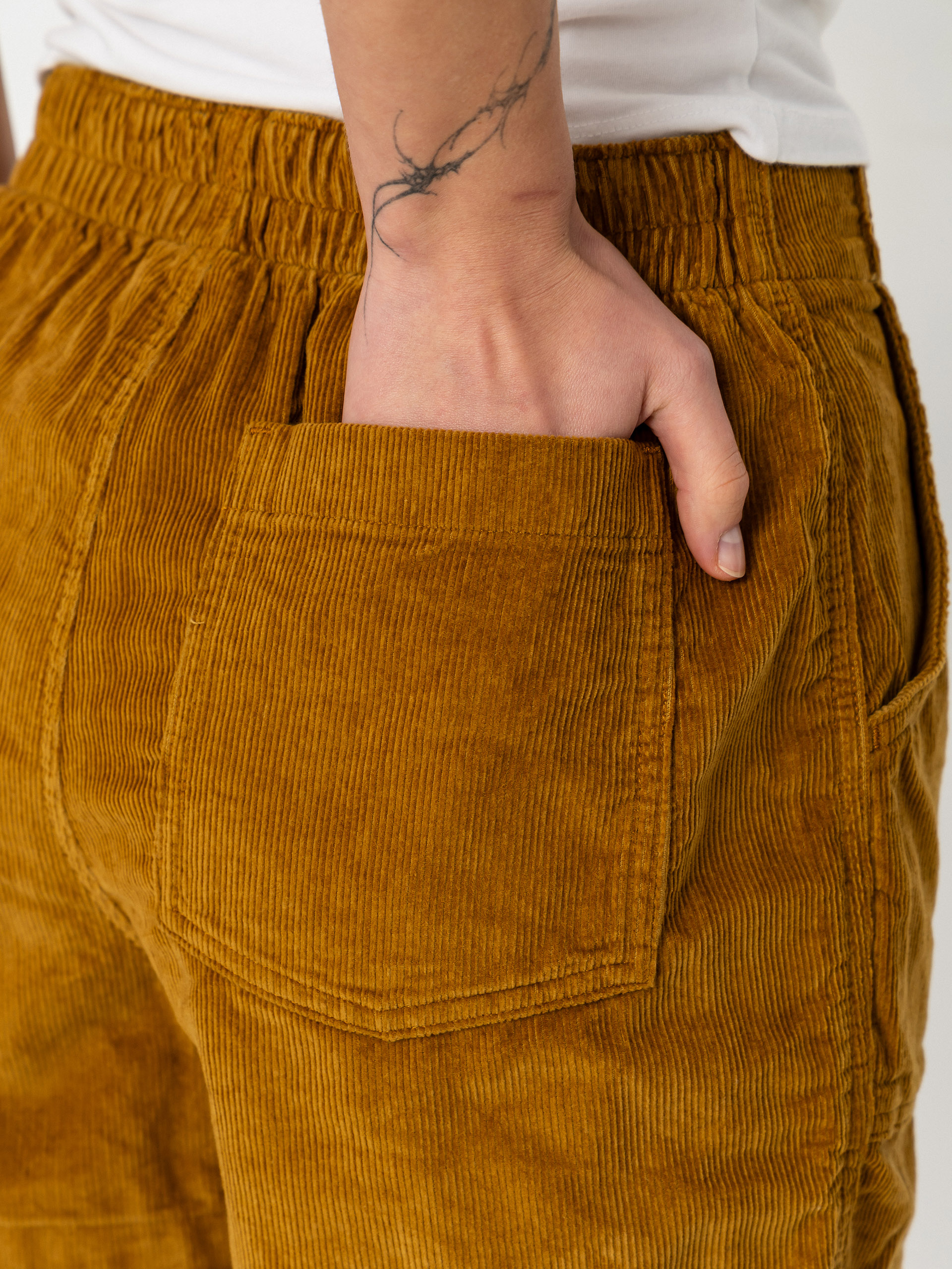 Pantaloni scurți Patagonia Retro Cord Wmn (bobcat brown)