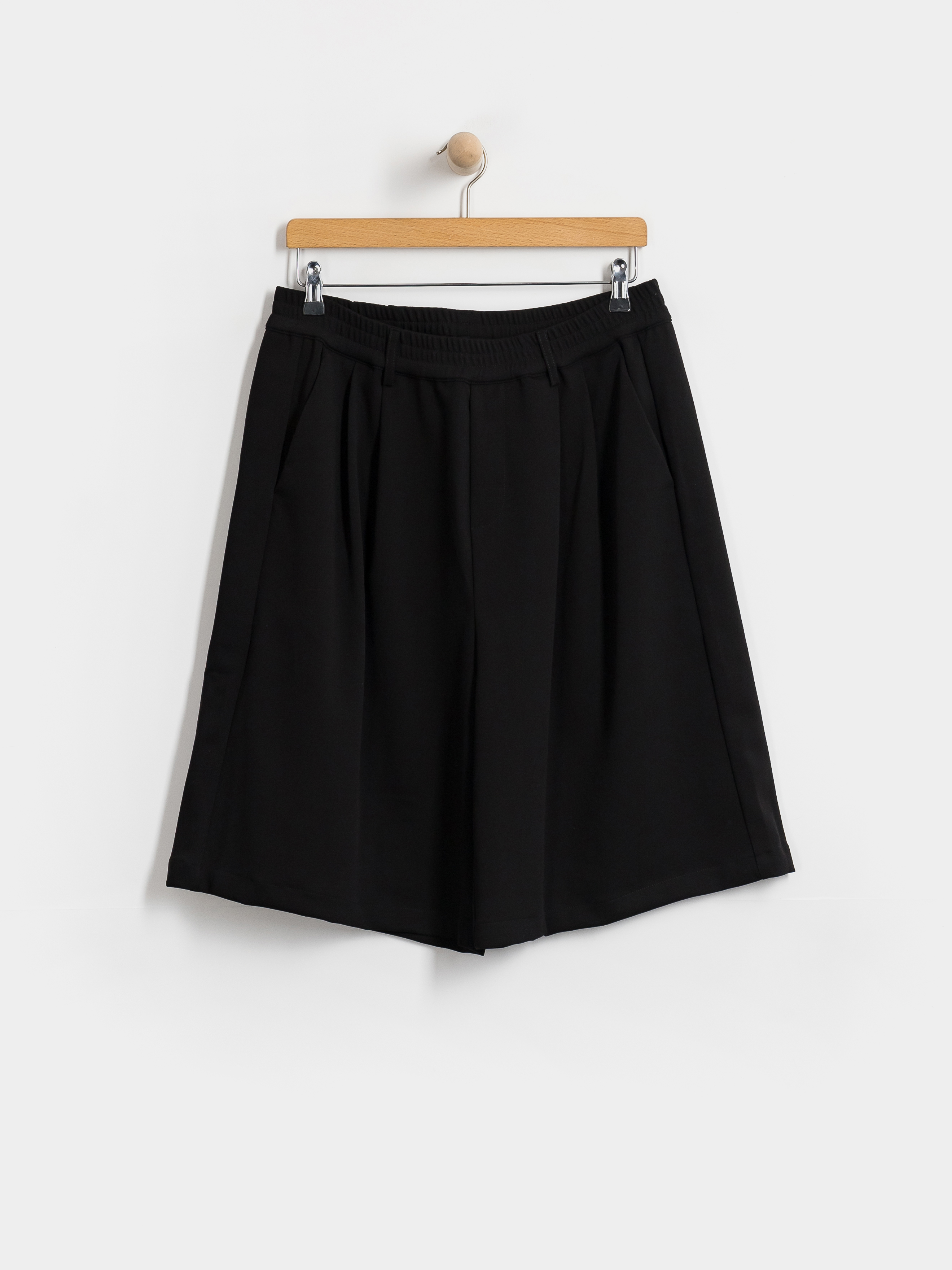 Pantaloni scurți Wasted Paris Pleated (black)