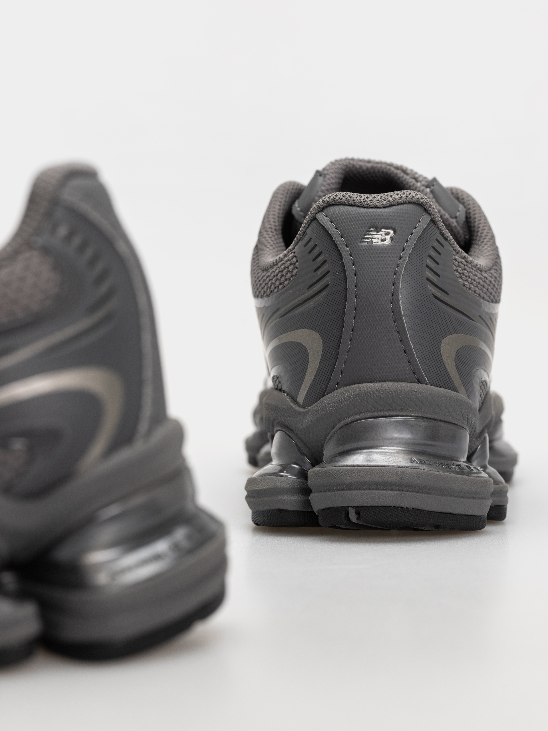 Pantofi New Balance 2000 (castlerock/castlerock)