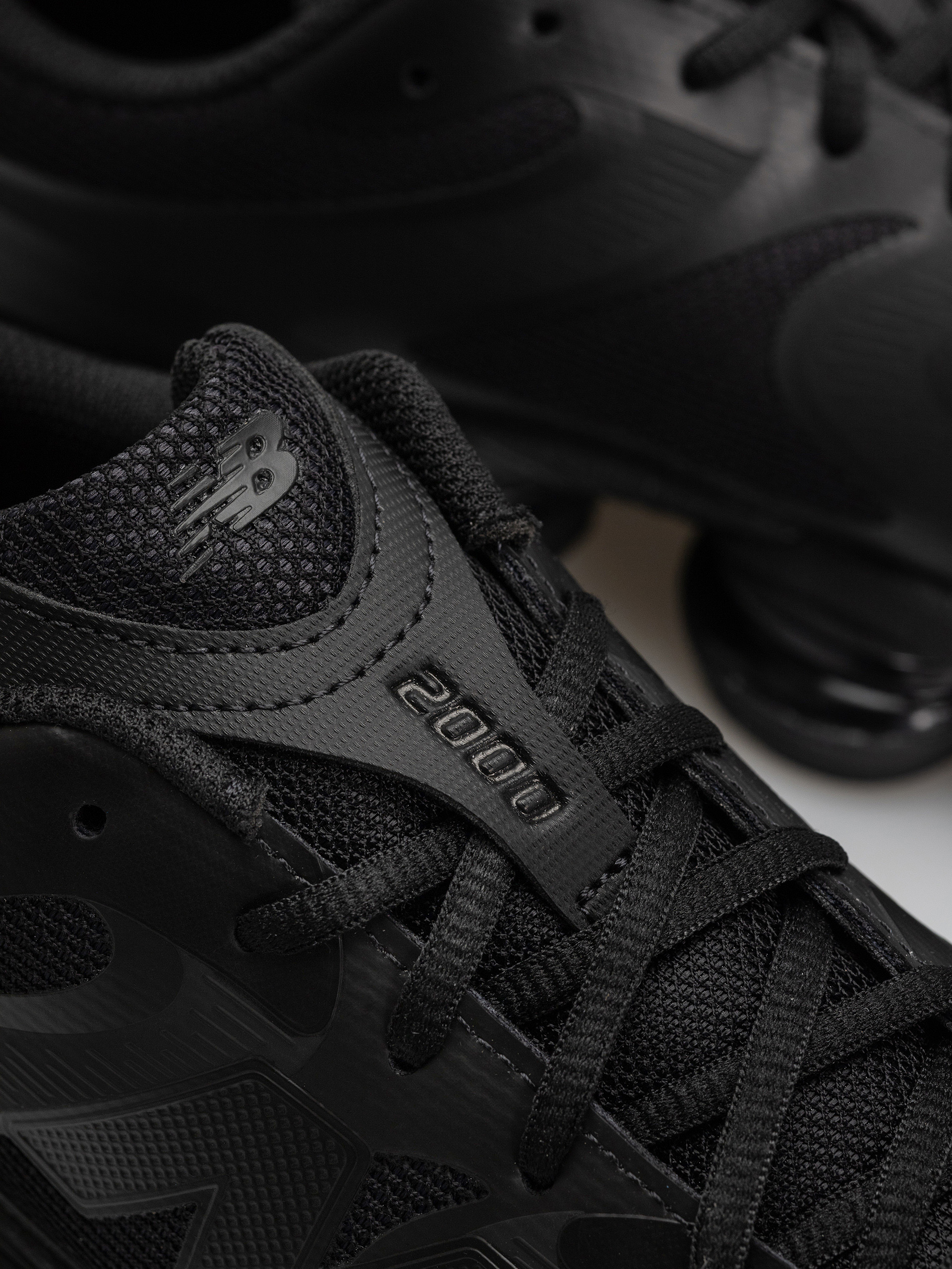 Pantofi New Balance 2000 (black/white)