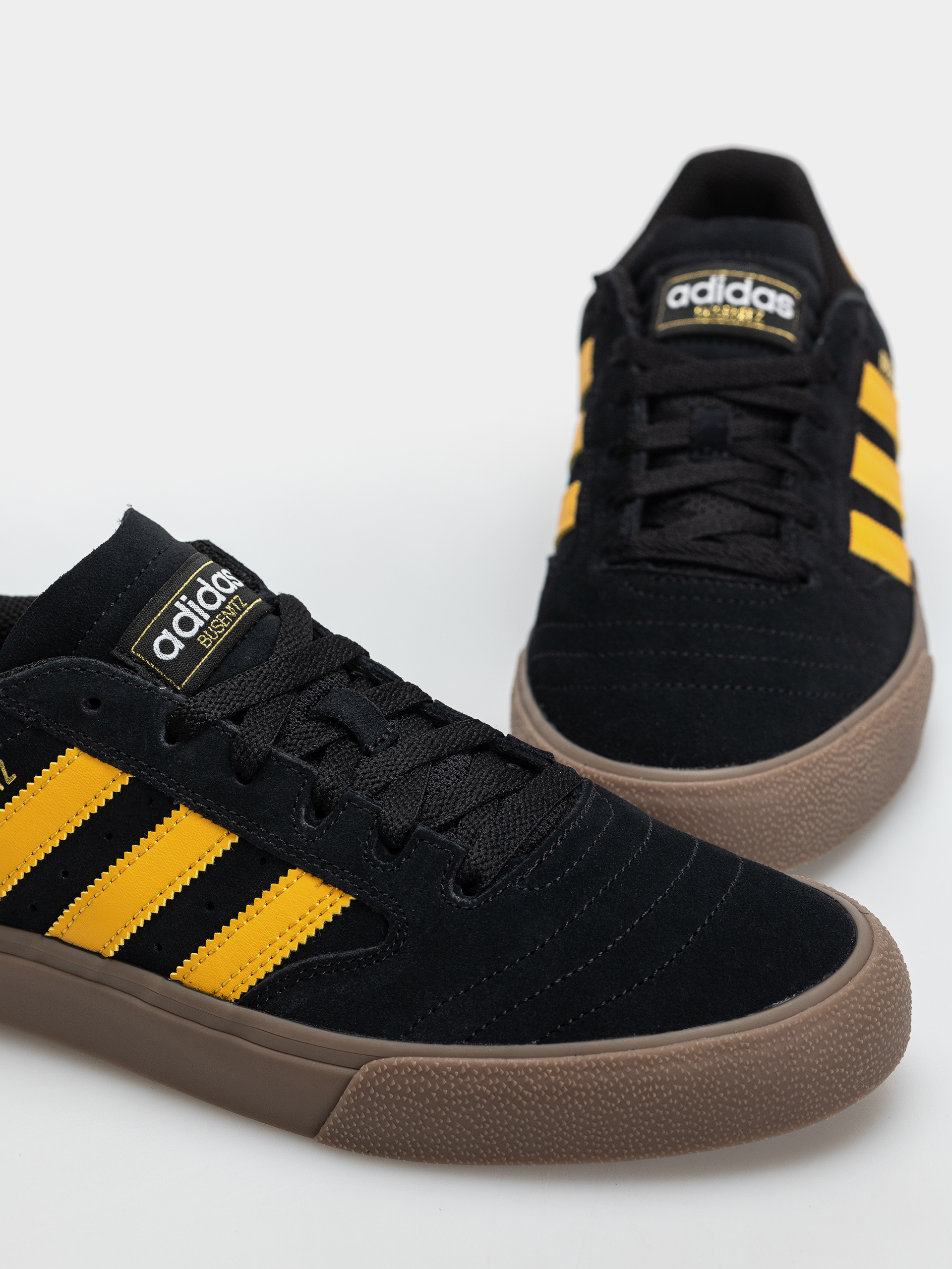 Pantofi adidas Busenitz Vulc II (cblack/preyel/gum4)