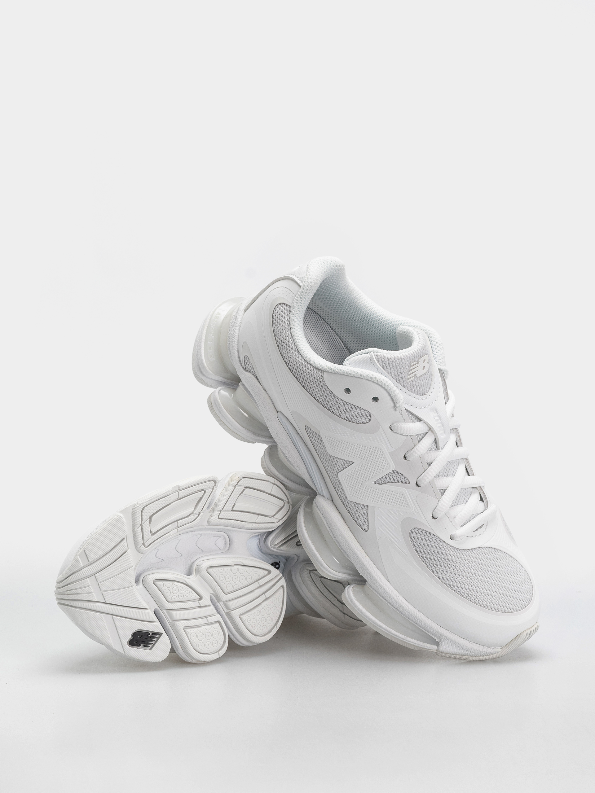 Pantofi New Balance 2000 (white/white/black)