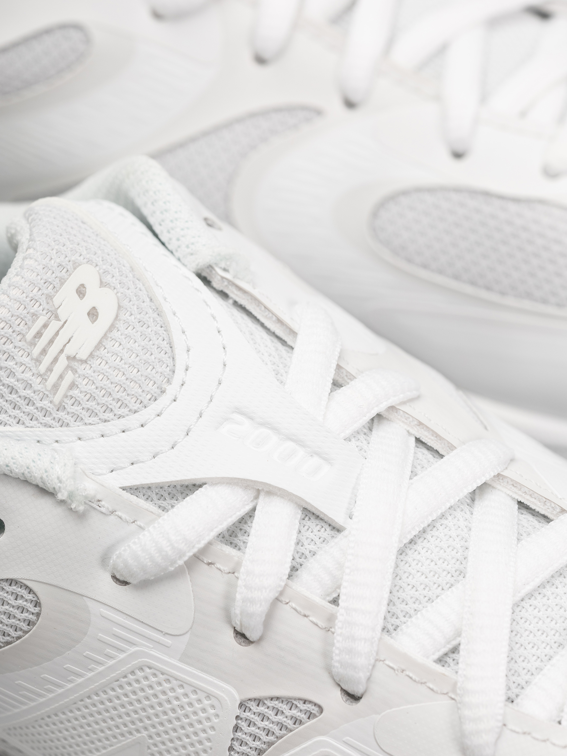 Pantofi New Balance 2000 (white/white/black)