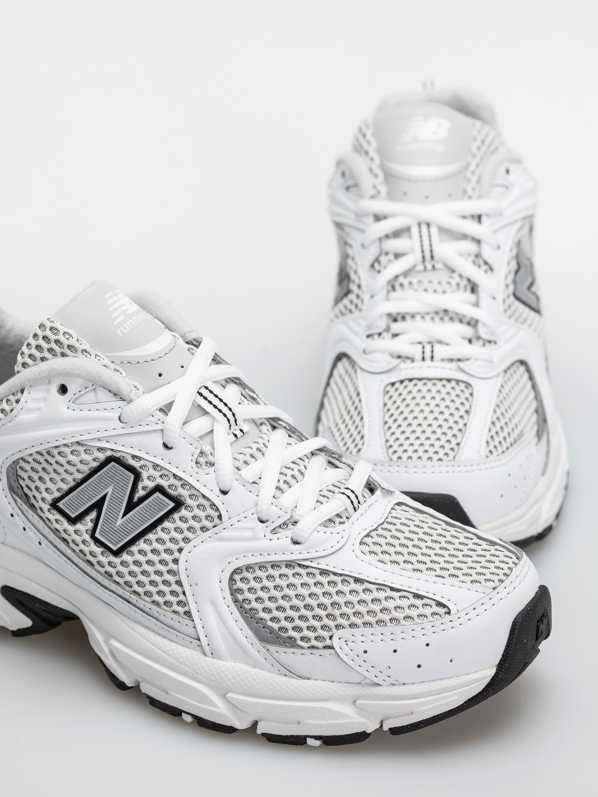Pantofi New Balance 530 (white/silver metallic/black)