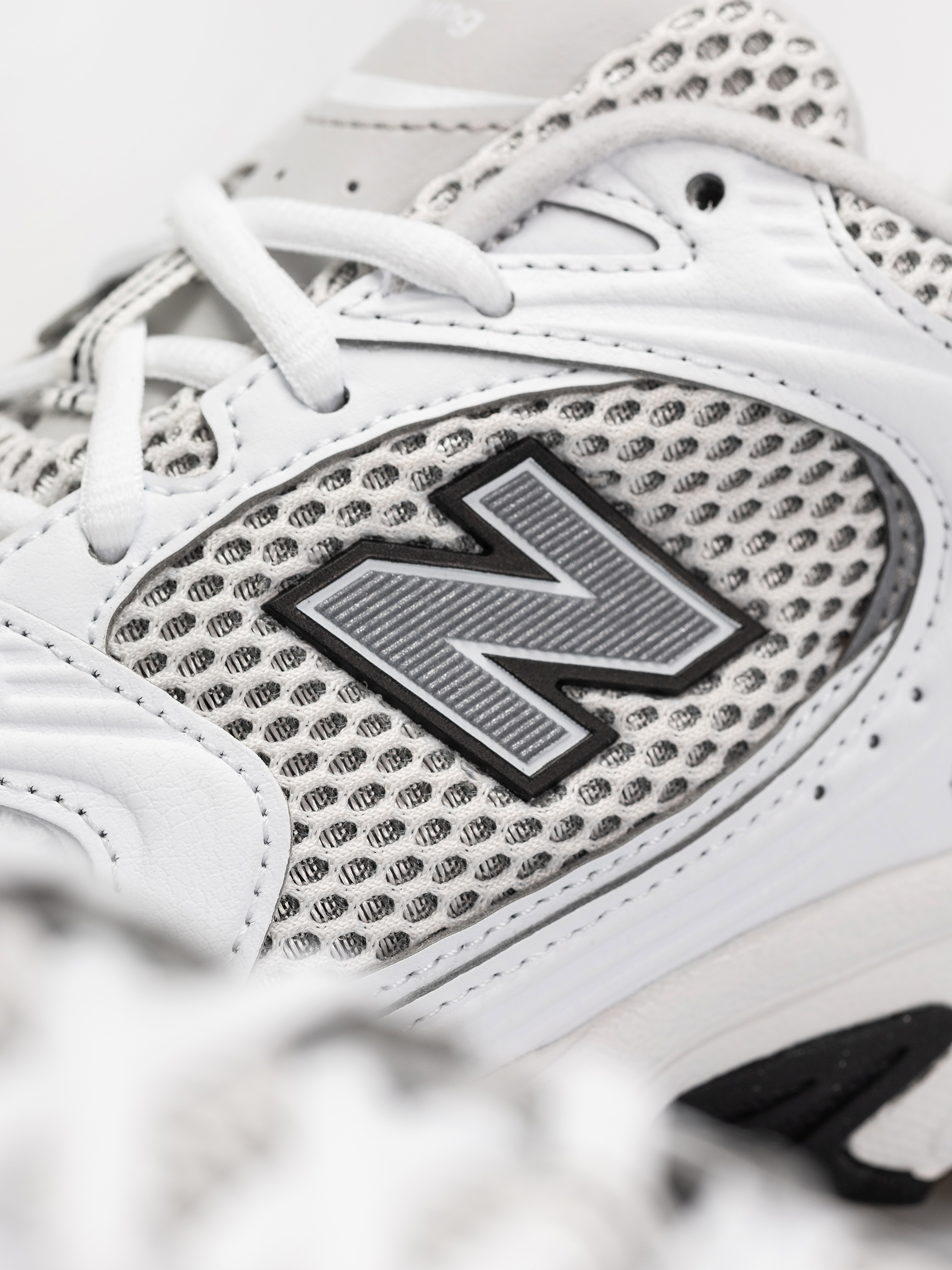 Pantofi New Balance 530 (white/silver metallic/black)