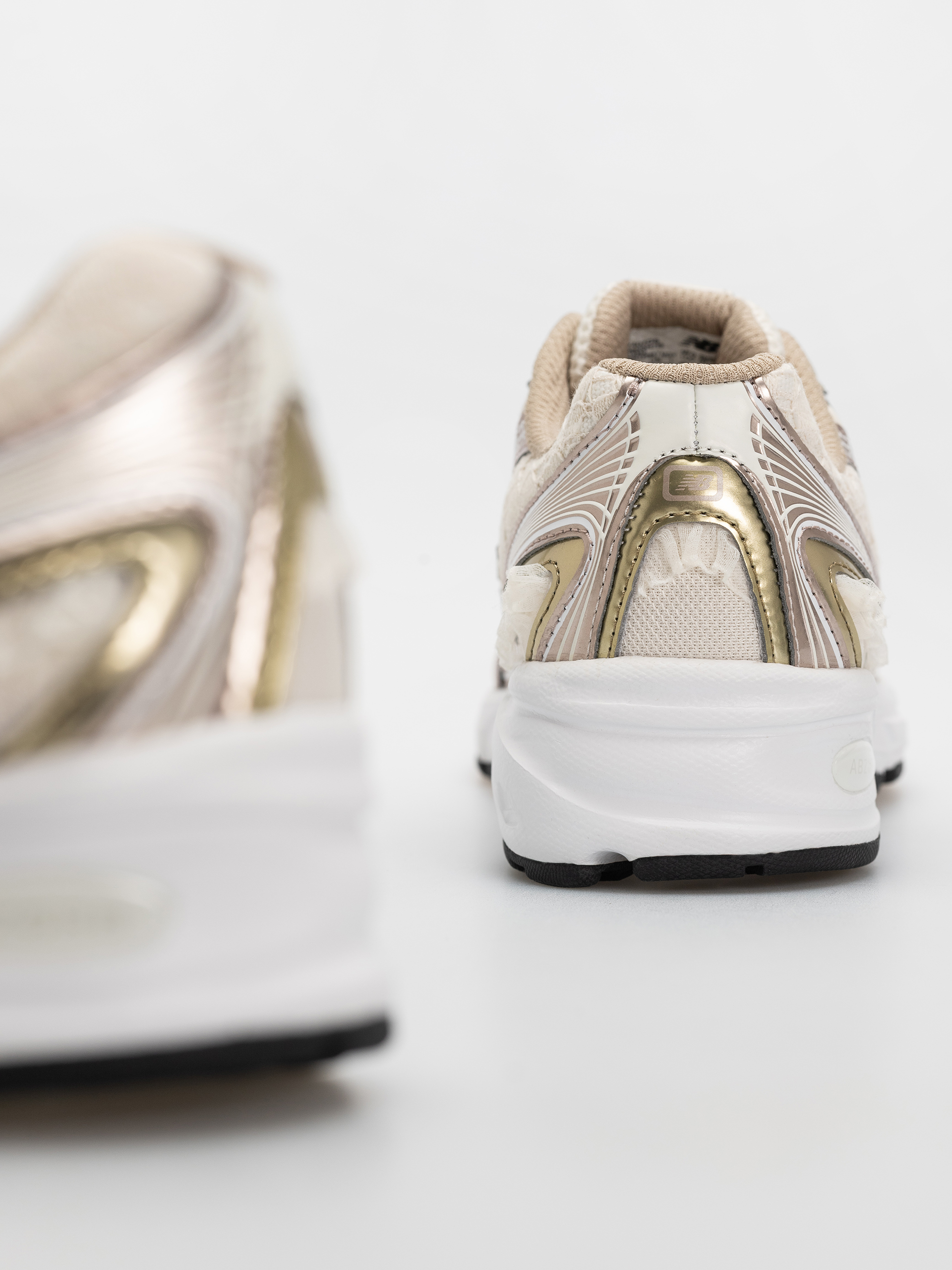 Pantofi New Balance 740 (sea salt/silver metallic)
