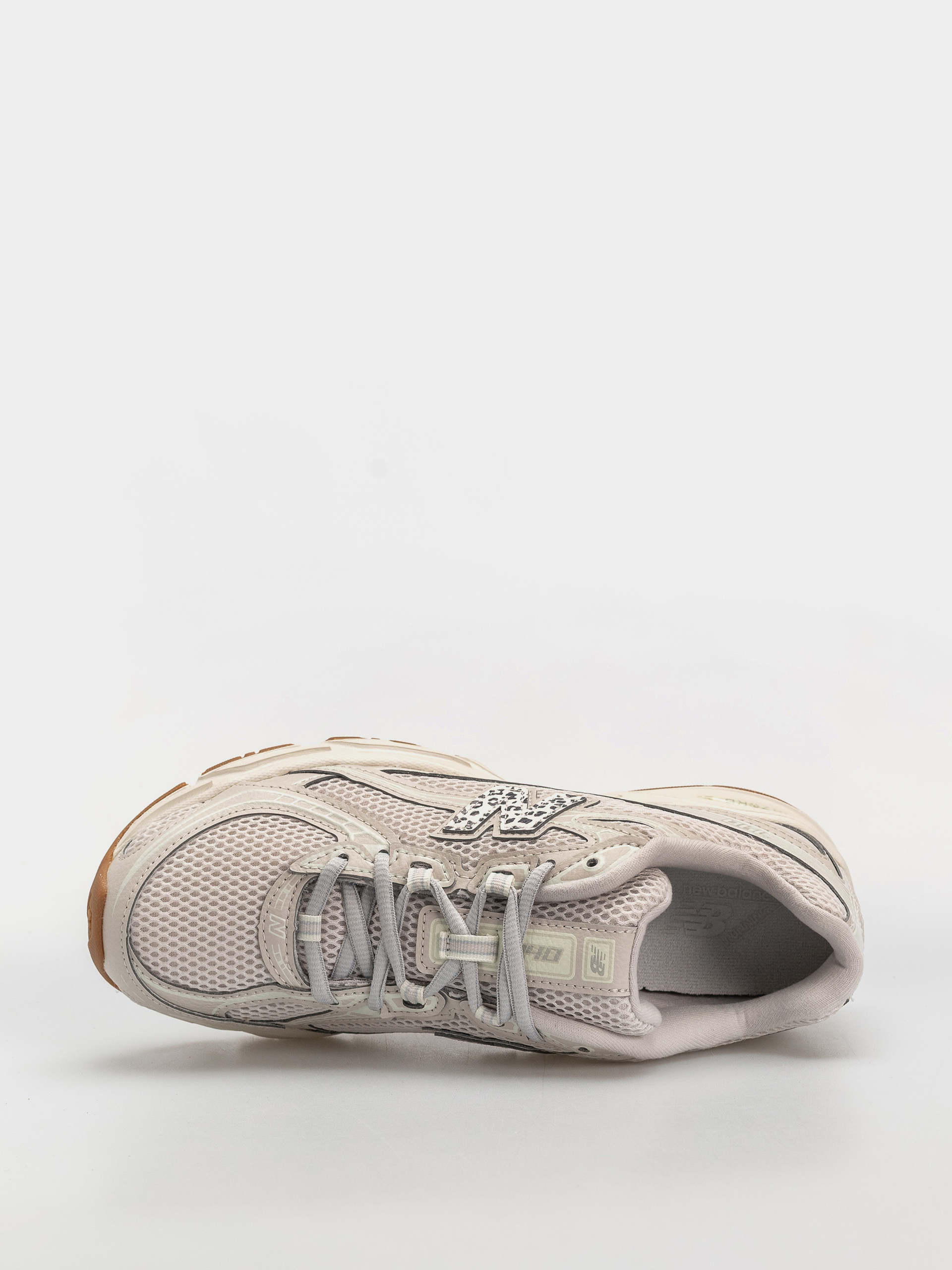 Pantofi New Balance 740 (moonbeam/sea salt)