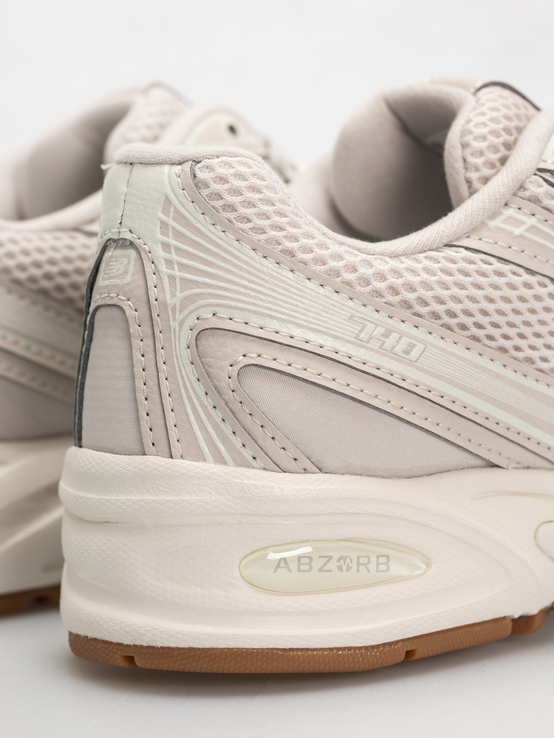 Pantofi New Balance 740 (moonbeam/sea salt)