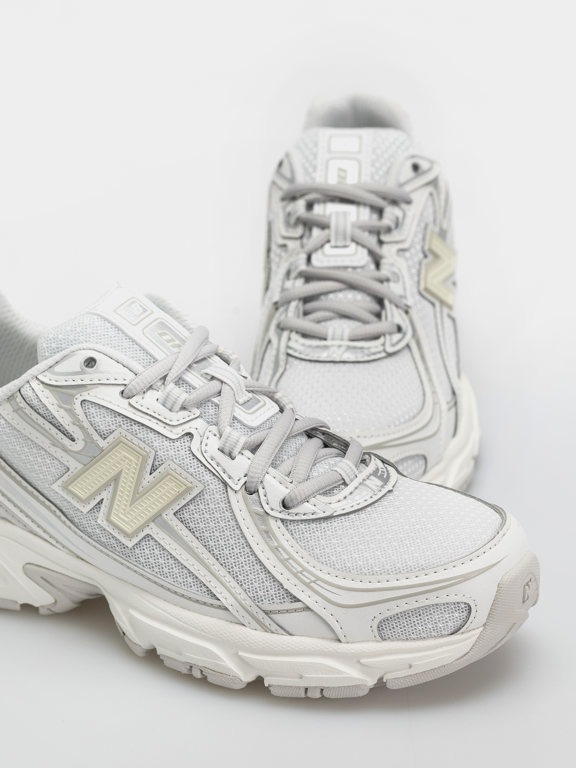 Pantofi New Balance 740 (white/silver metallic)