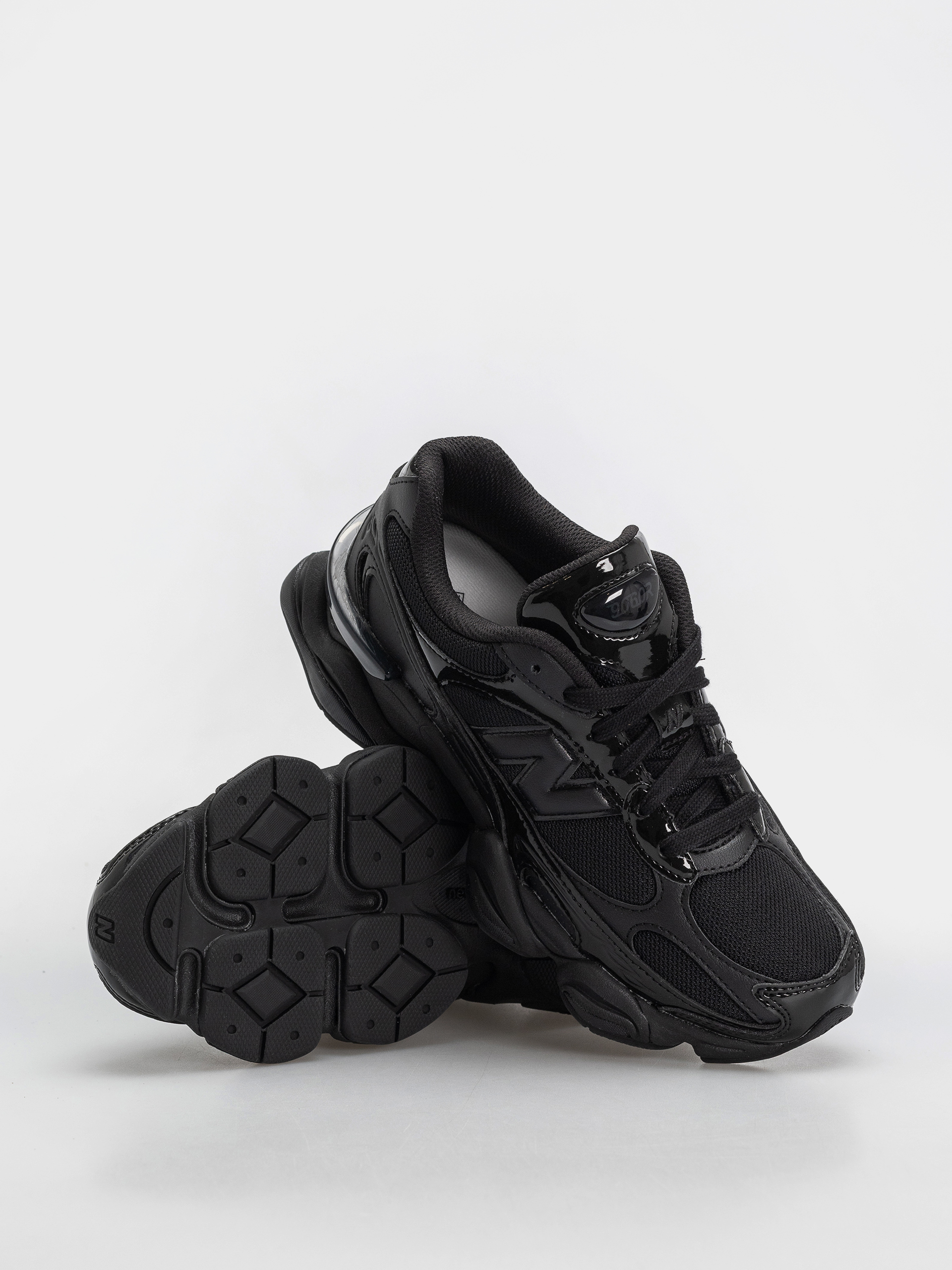 Pantofi New Balance 9060 (black/black)