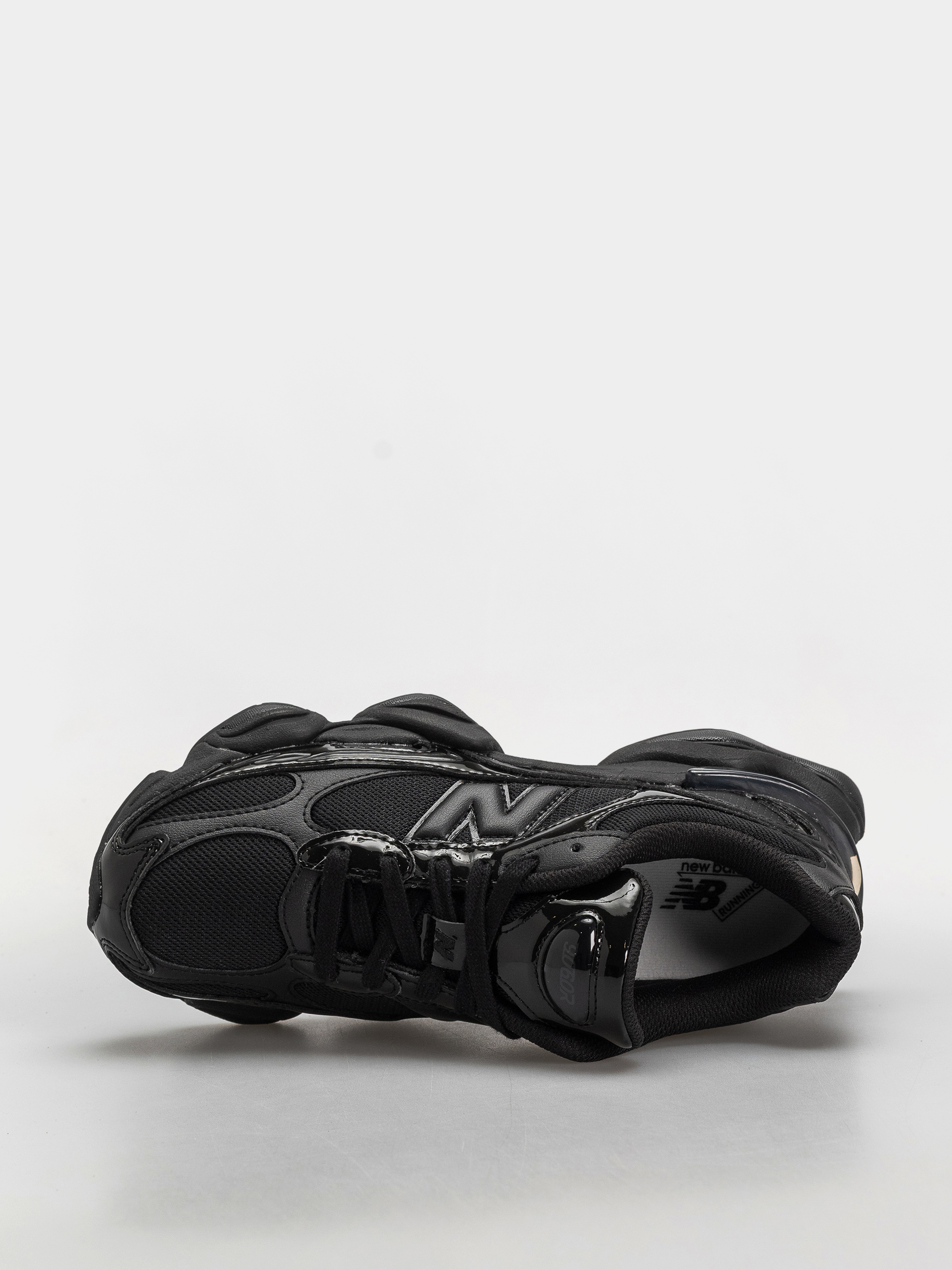 Pantofi New Balance 9060 (black/black)