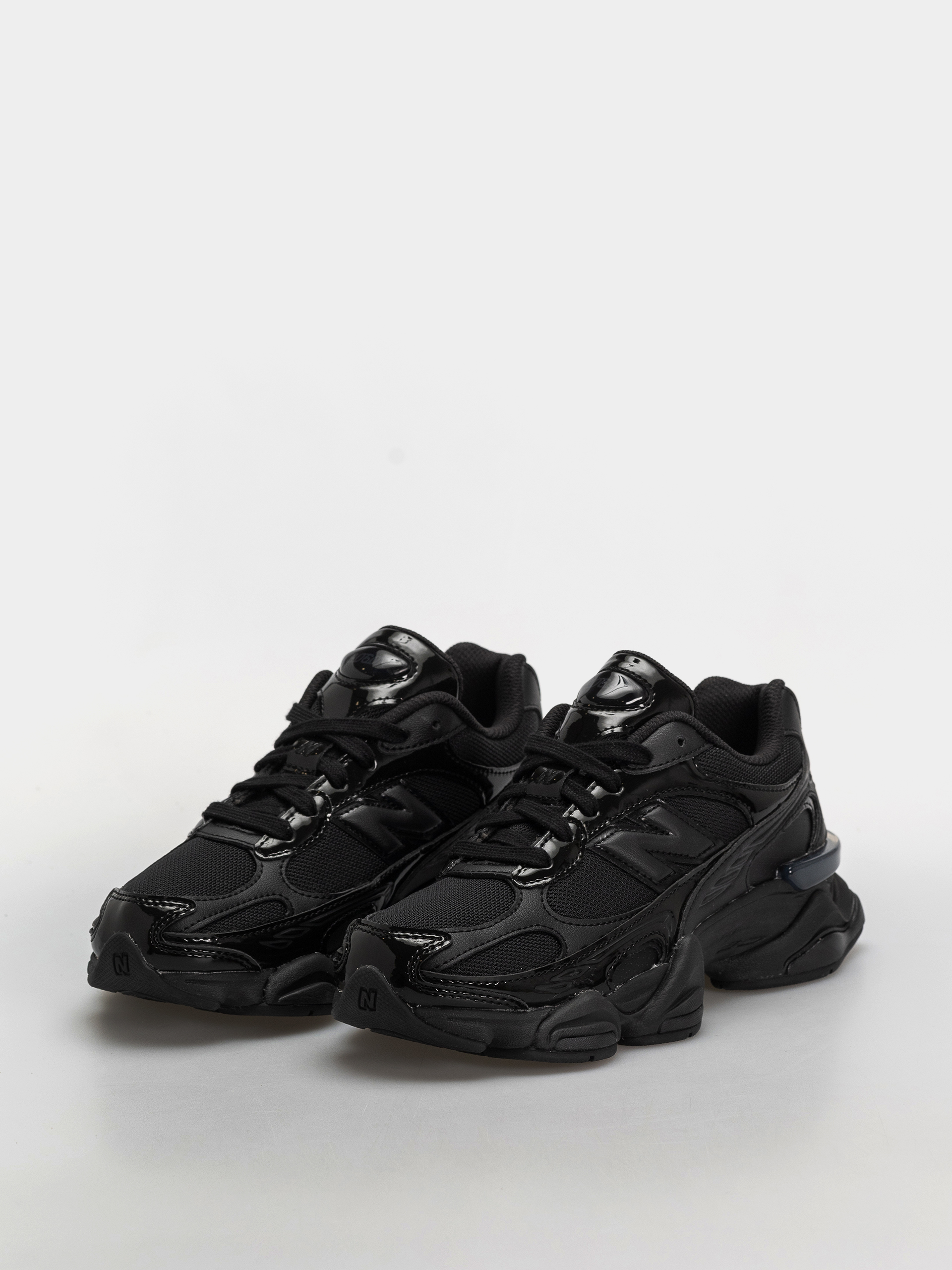 Pantofi New Balance 9060 (black/black)