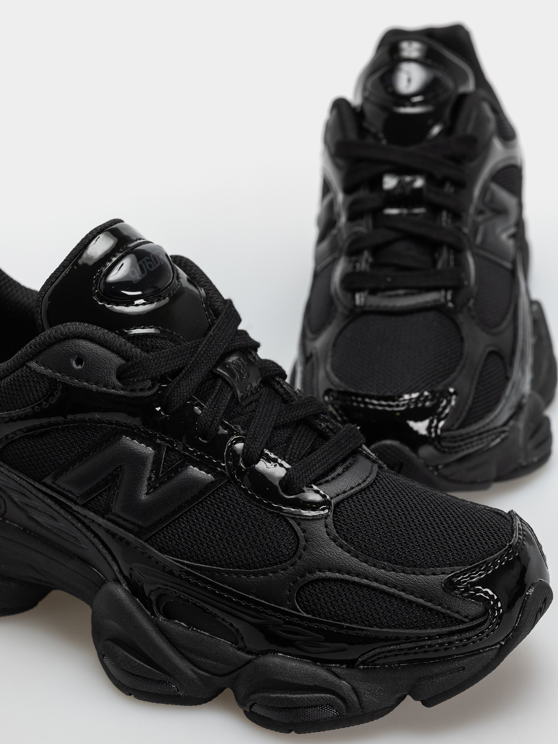 Pantofi New Balance 9060 (black/black)