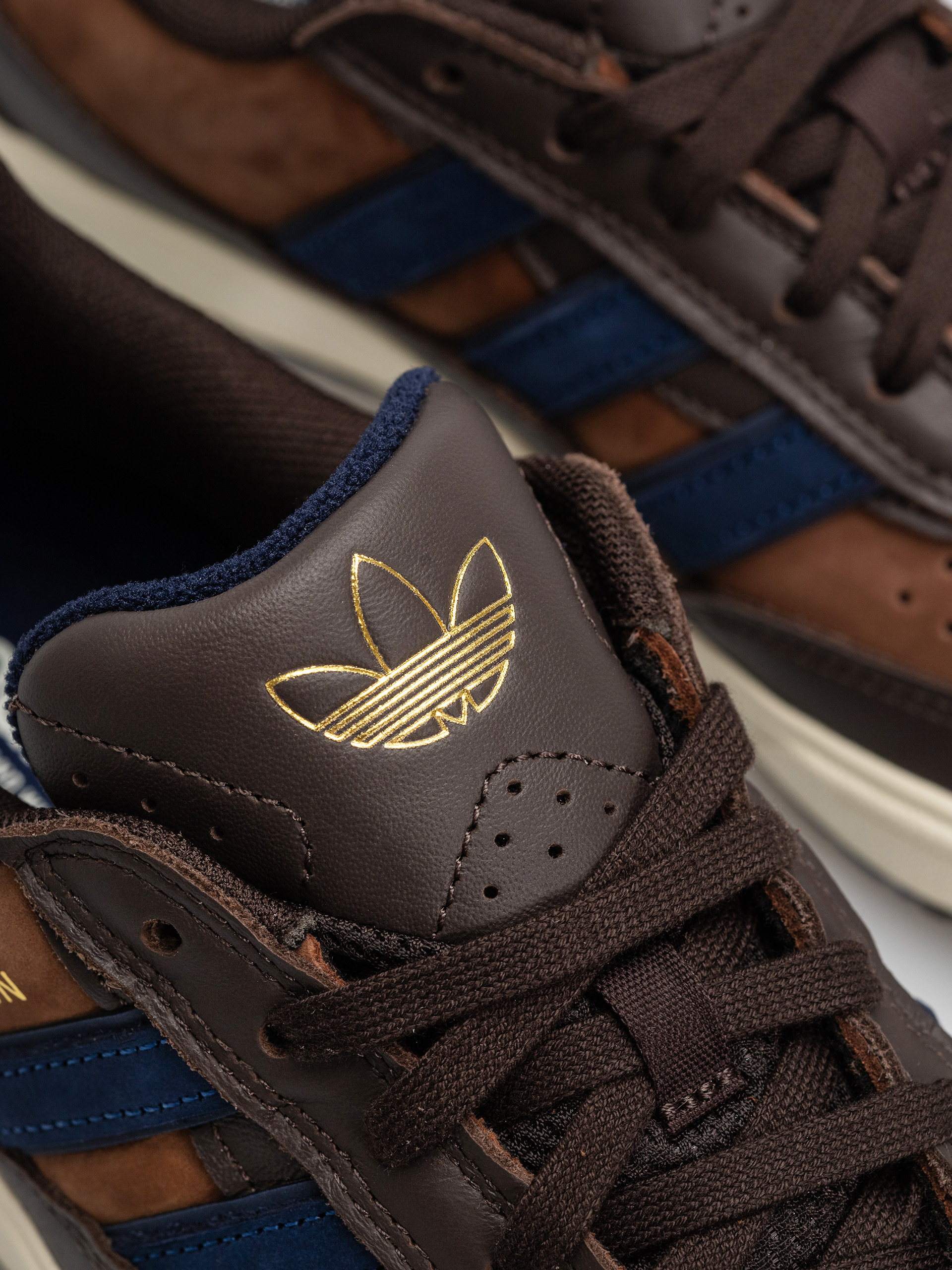 Pantofi adidas Tyshawn II (auco/dkblue/prebrn)