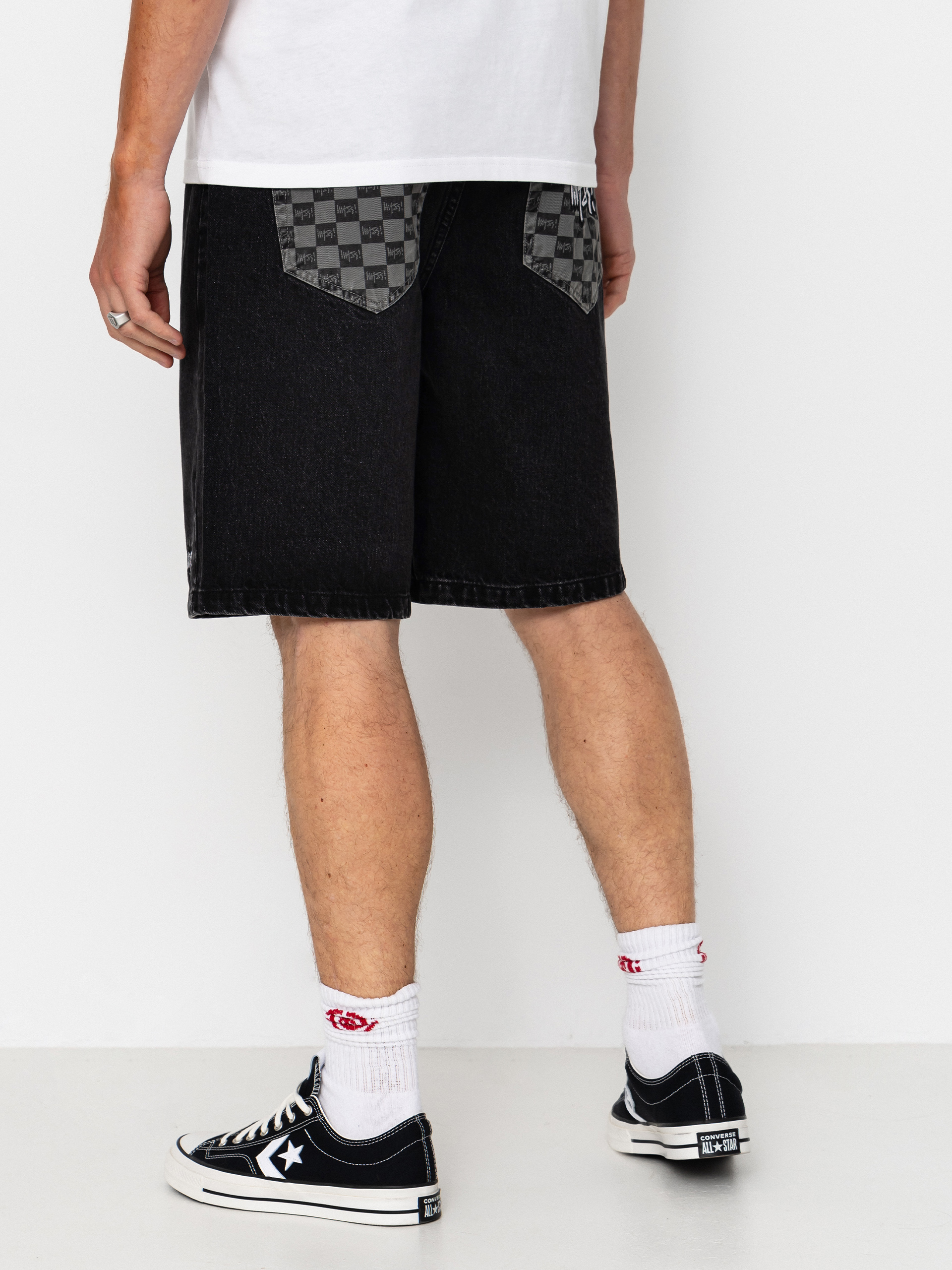 Pantaloni scurți MassDnm Jeans Higher (black washed)
