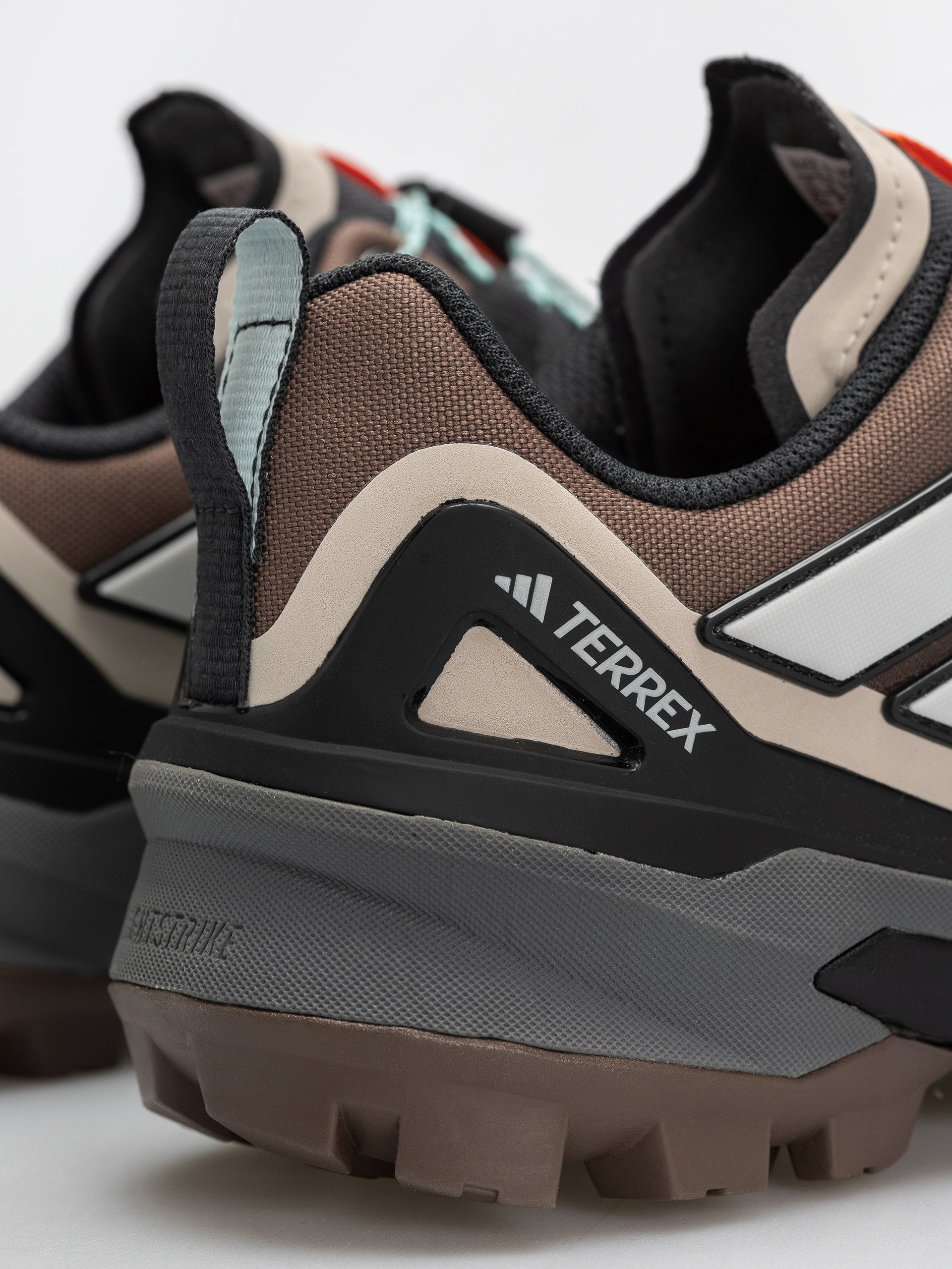 Pantofi adidas Terrex Skychaser Gt Wmn (earstr/greone/seflaq)