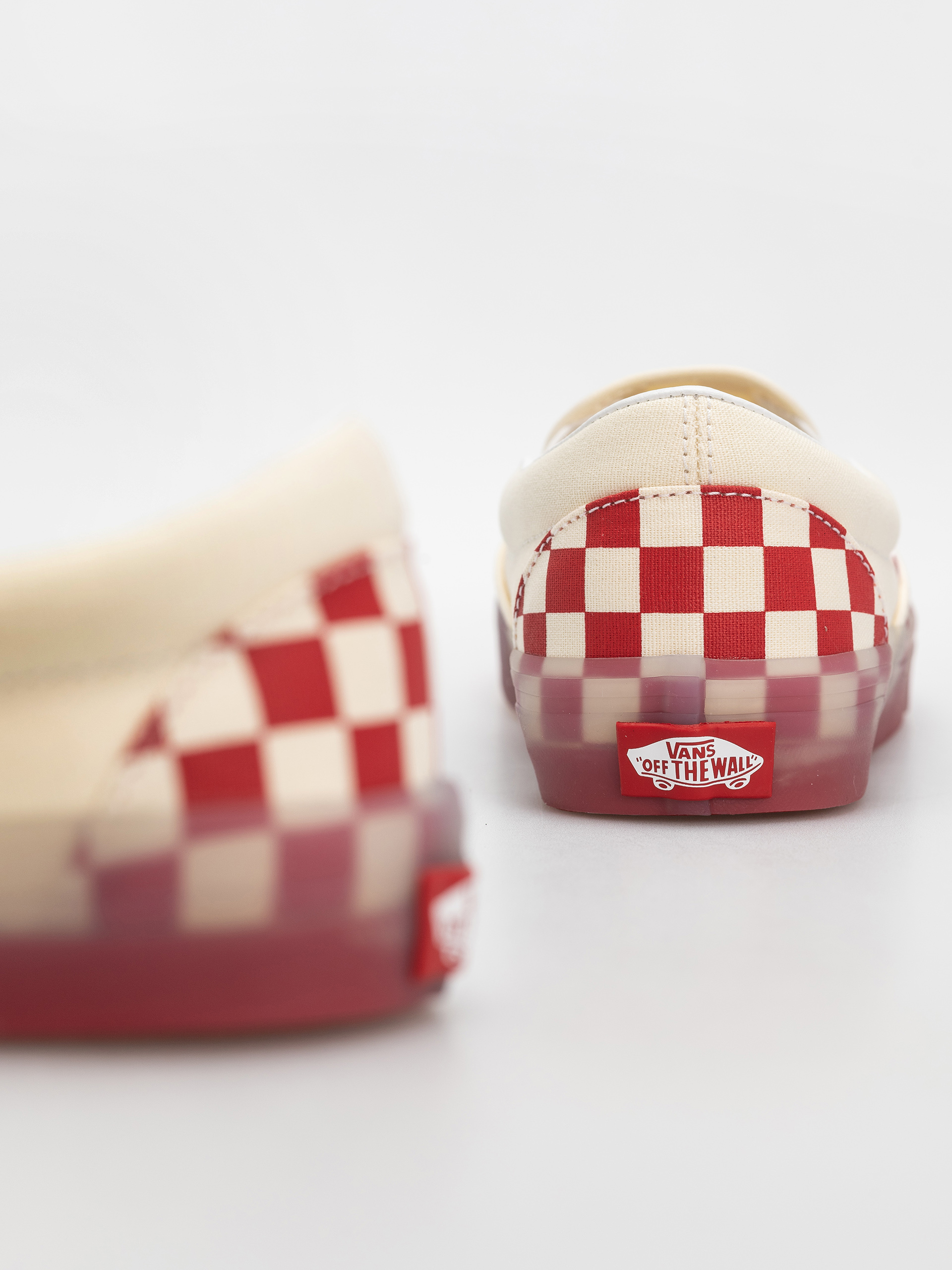 Pantofi Vans Classic Slip On (red/marshmallow)
