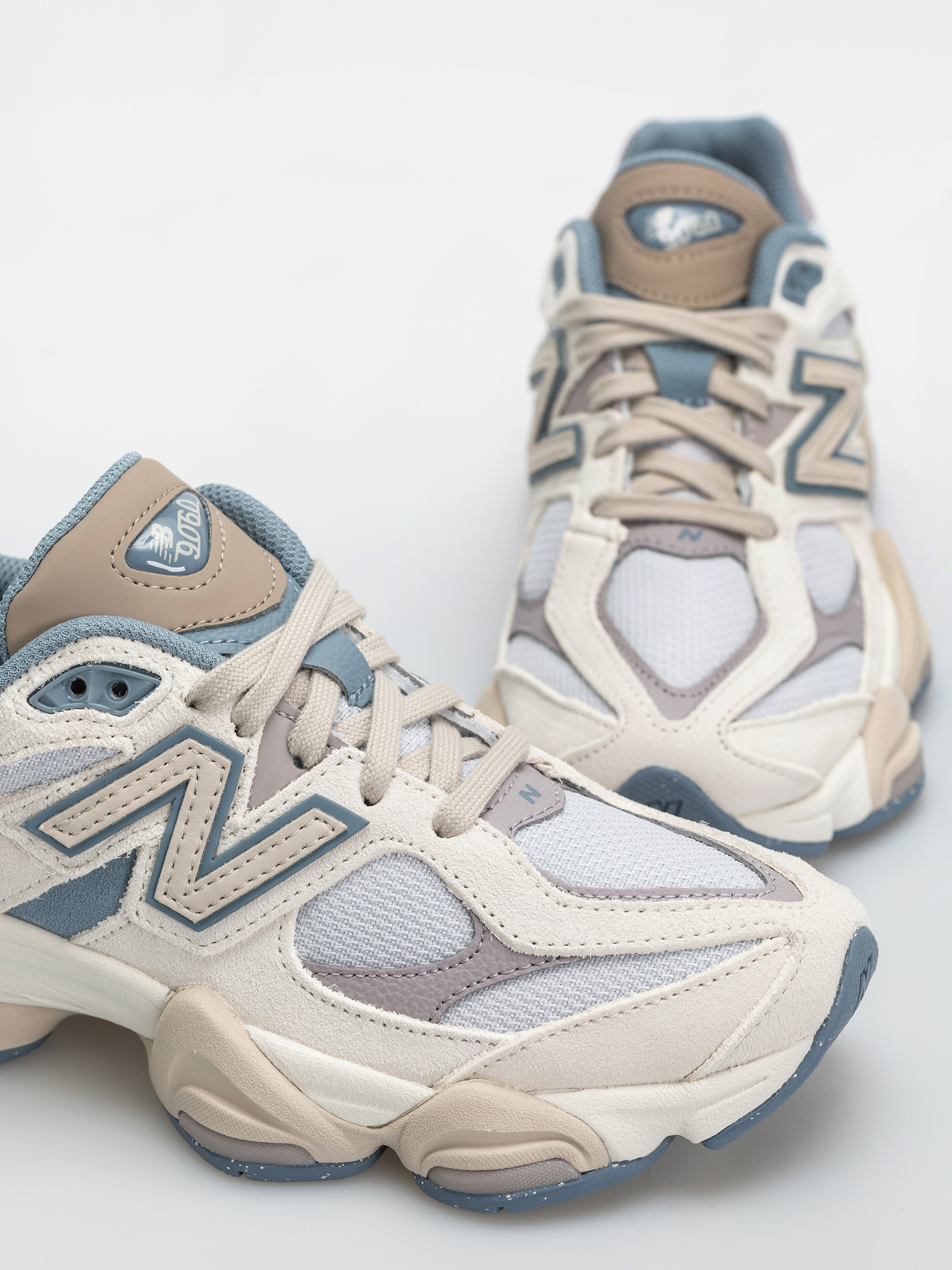Pantofi New Balance 9060 (zinc blue/sea salt)