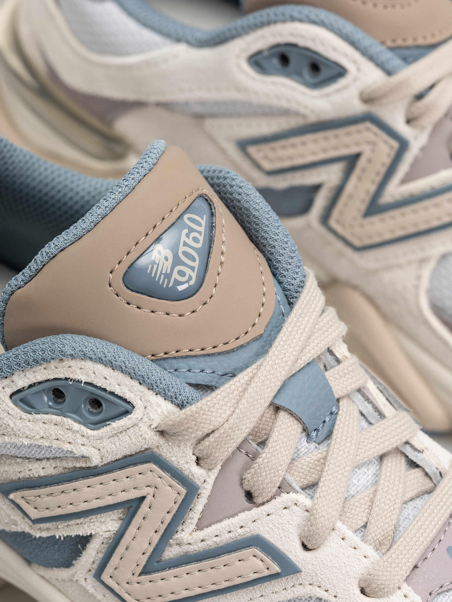 Pantofi New Balance 9060 (zinc blue/sea salt)