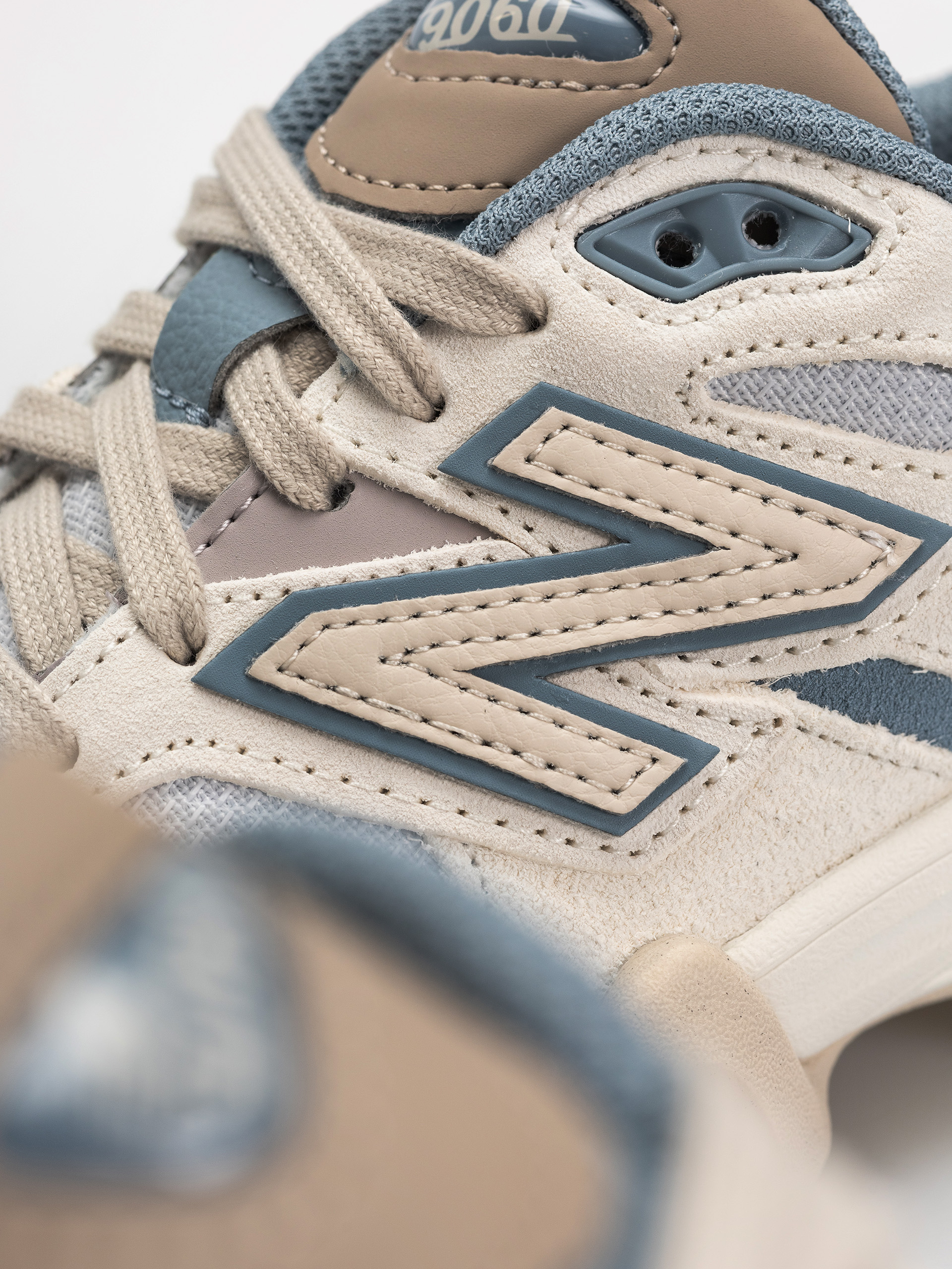 Pantofi New Balance 9060 (zinc blue/sea salt)
