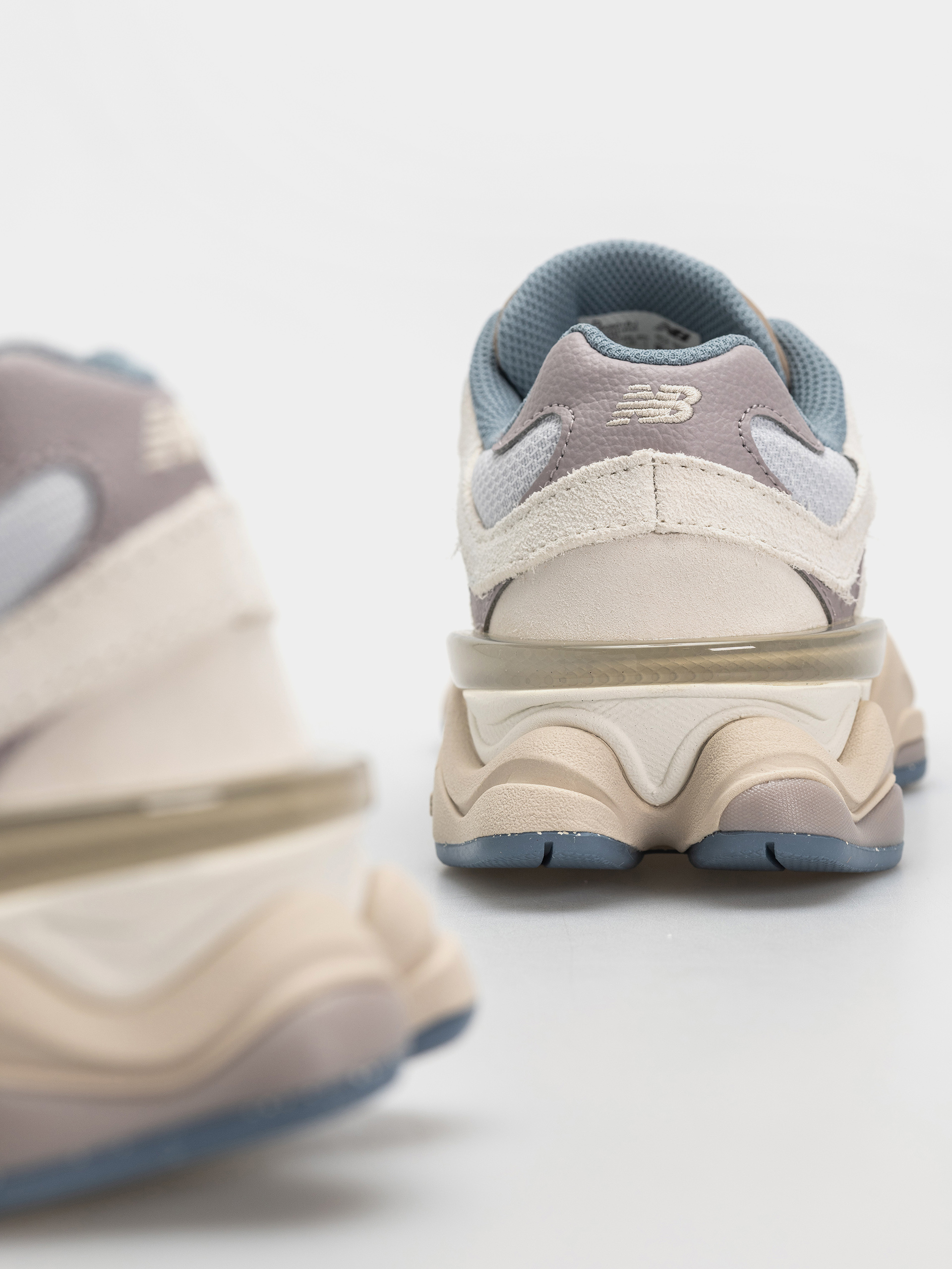 Pantofi New Balance 9060 (zinc blue/sea salt)