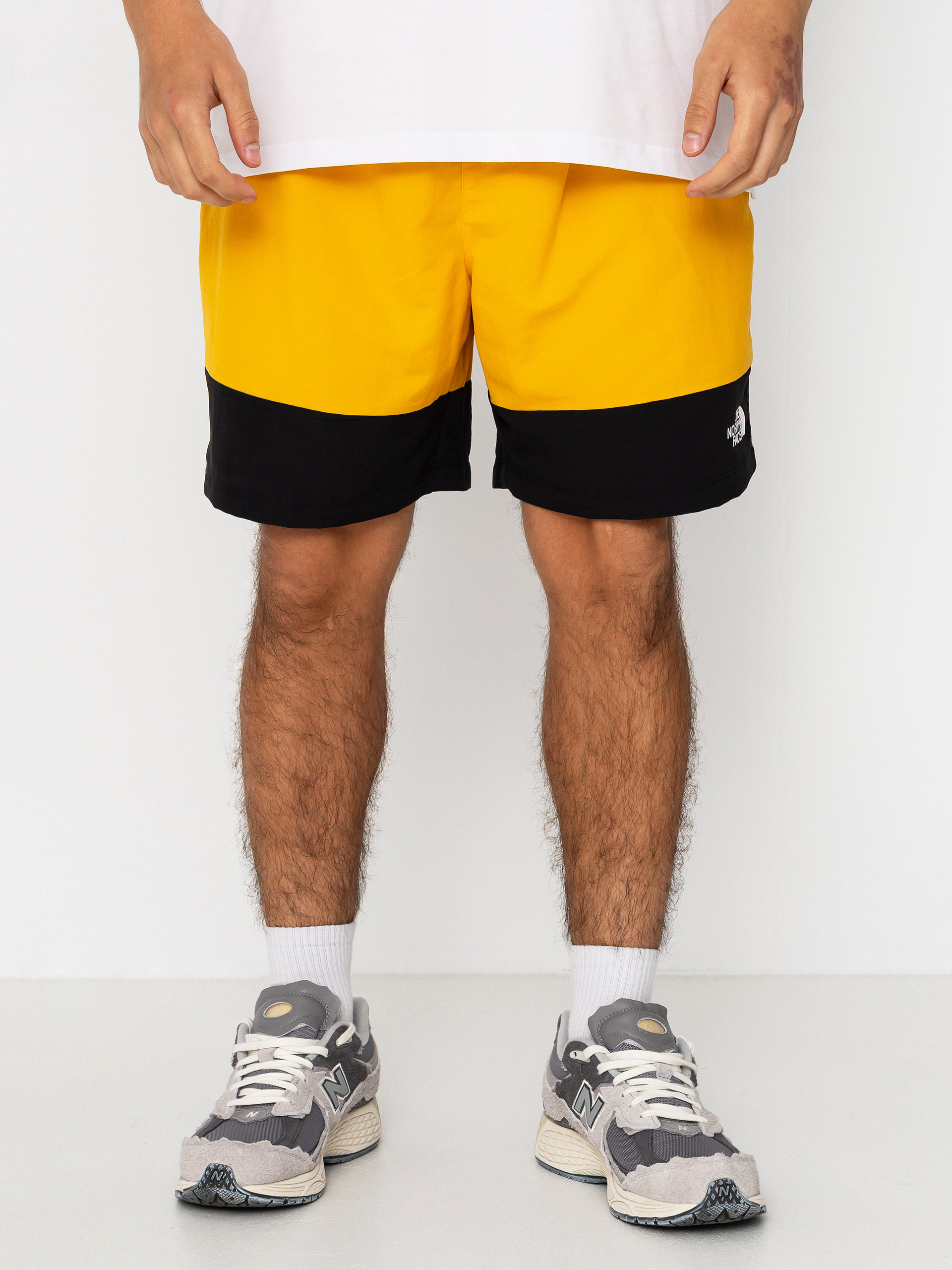Pantaloni scurți The North Face Leynar (sumitgld/tnfblk)