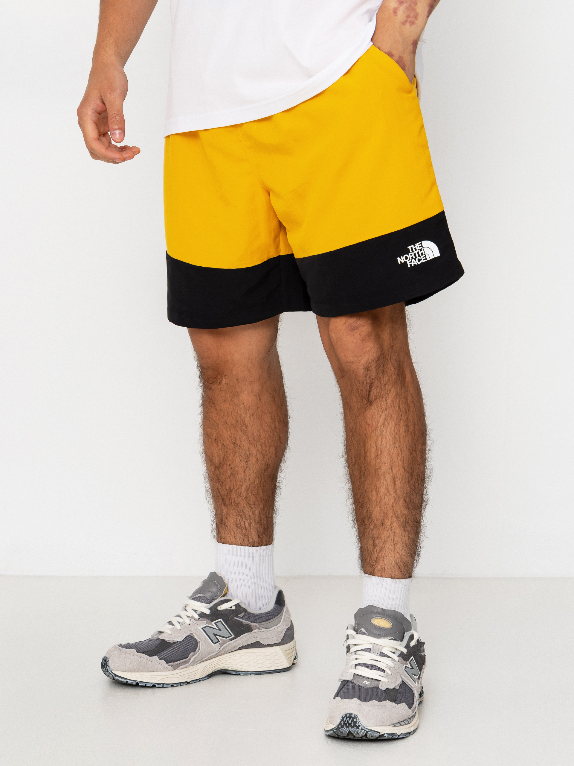 Pantaloni scurți The North Face Leynar (sumitgld/tnfblk)