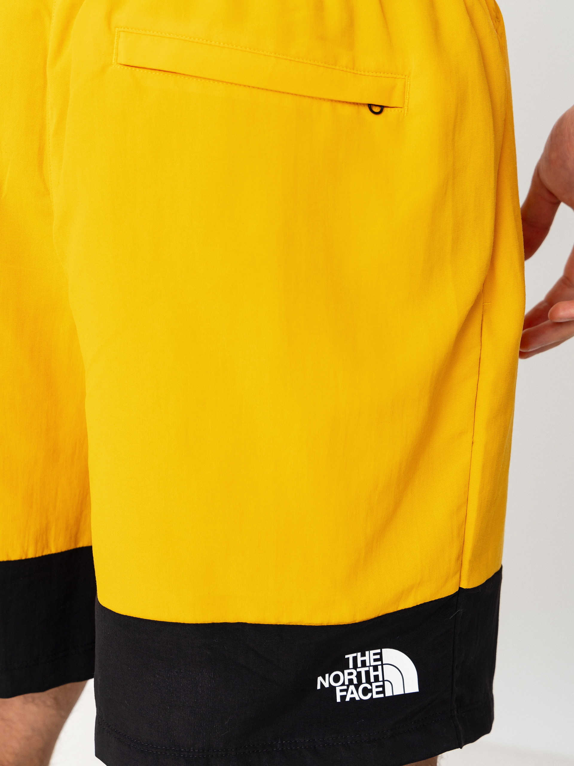 Pantaloni scurți The North Face Leynar (sumitgld/tnfblk)