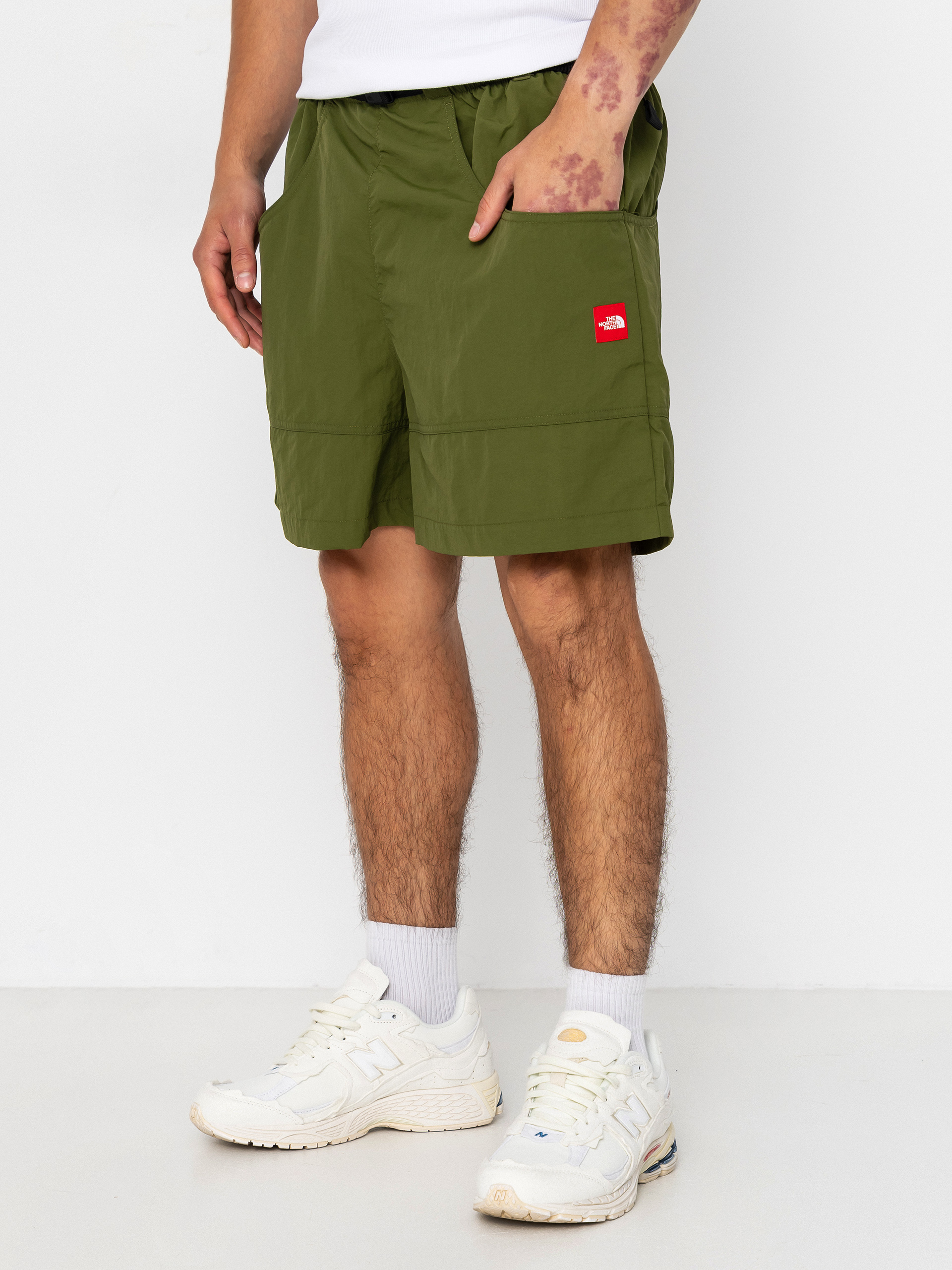 Pantaloni scurți The North Face Tnf Red Box Nylon Belted (woodland green)
