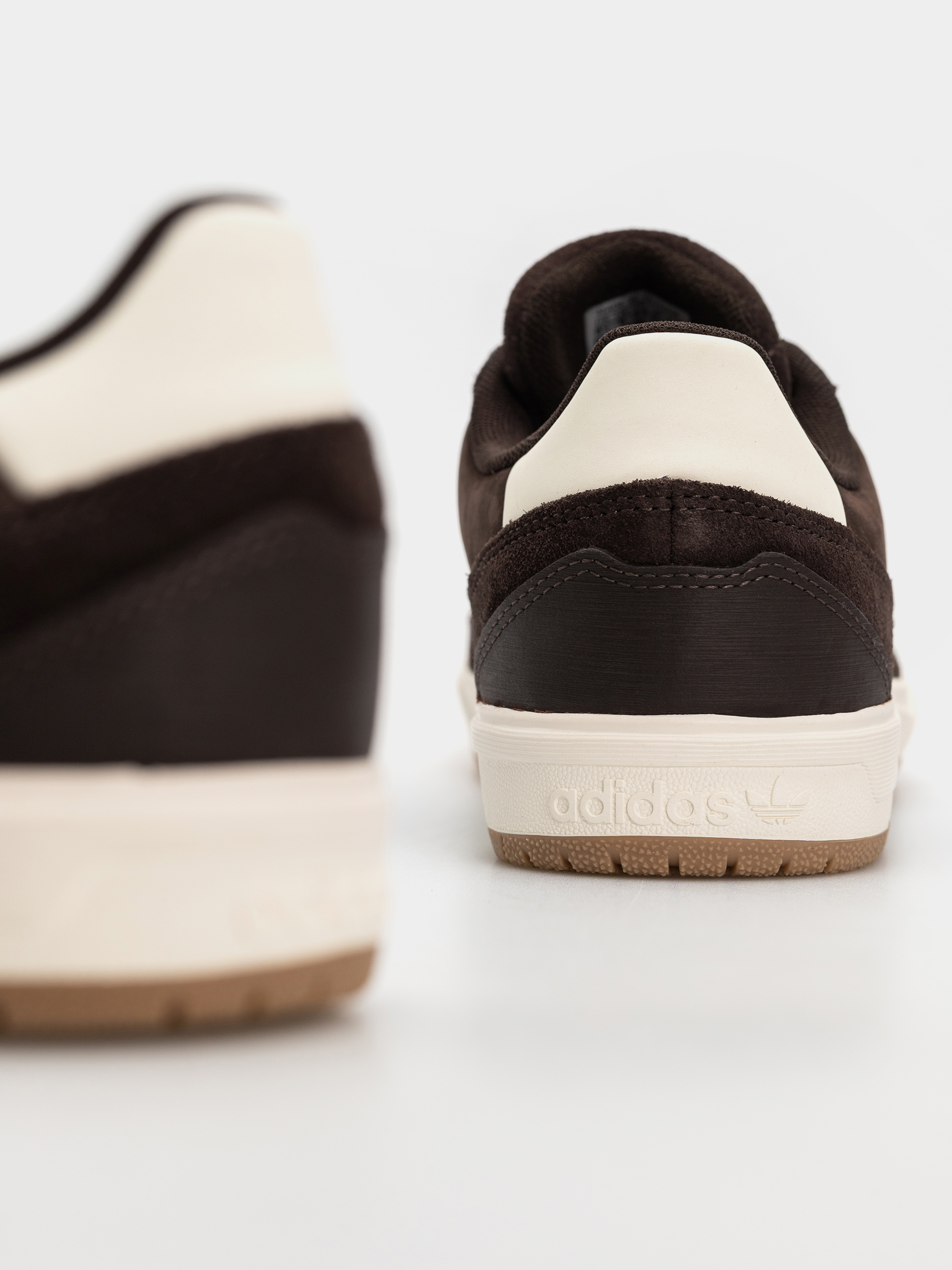 Pantofi adidas Tyshawn II (owhite/cwhite)