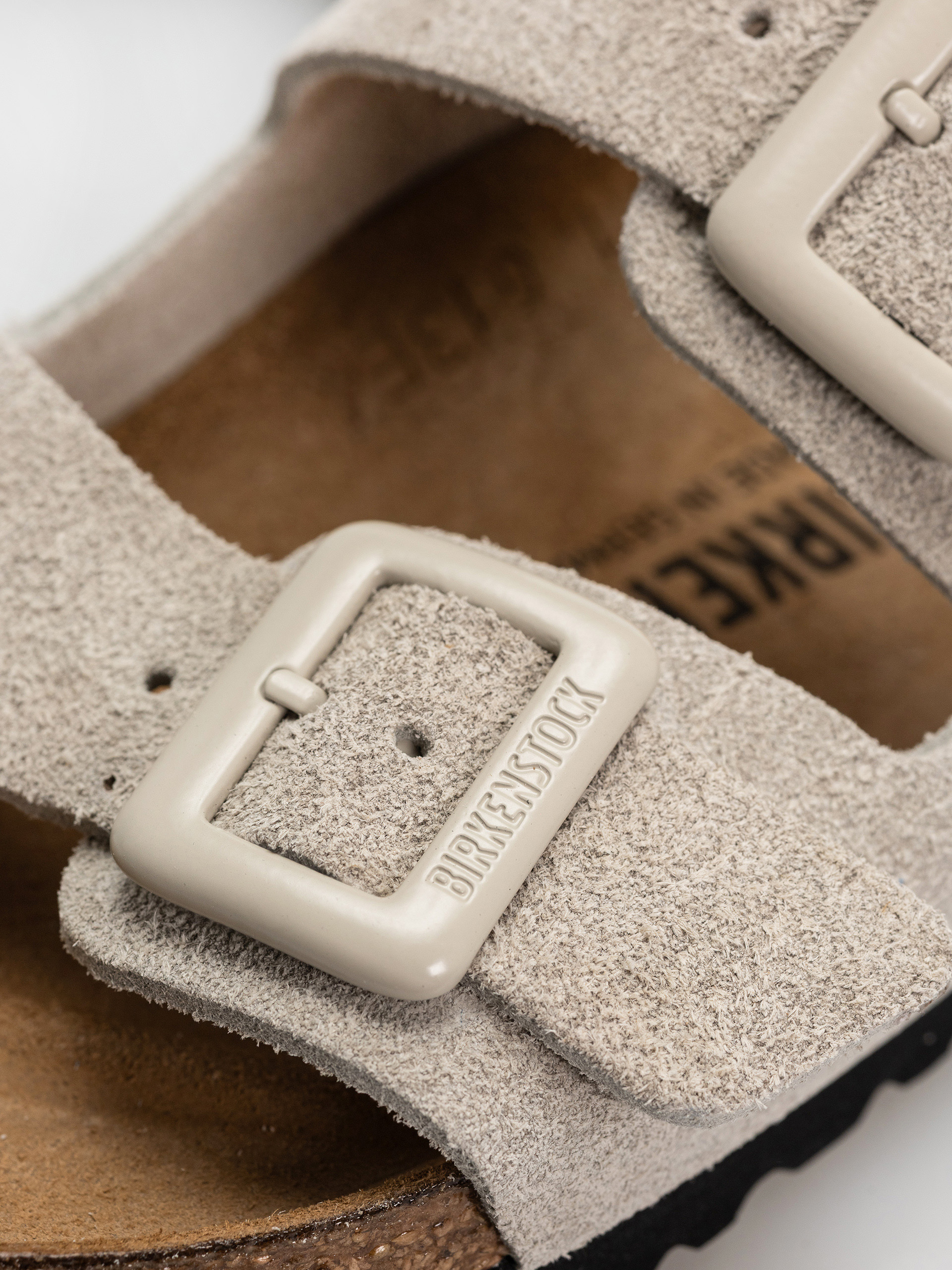 Șlapi Birkenstock Arizona Suede Leather Cushion Buckle Narrow Wmn (oyster)