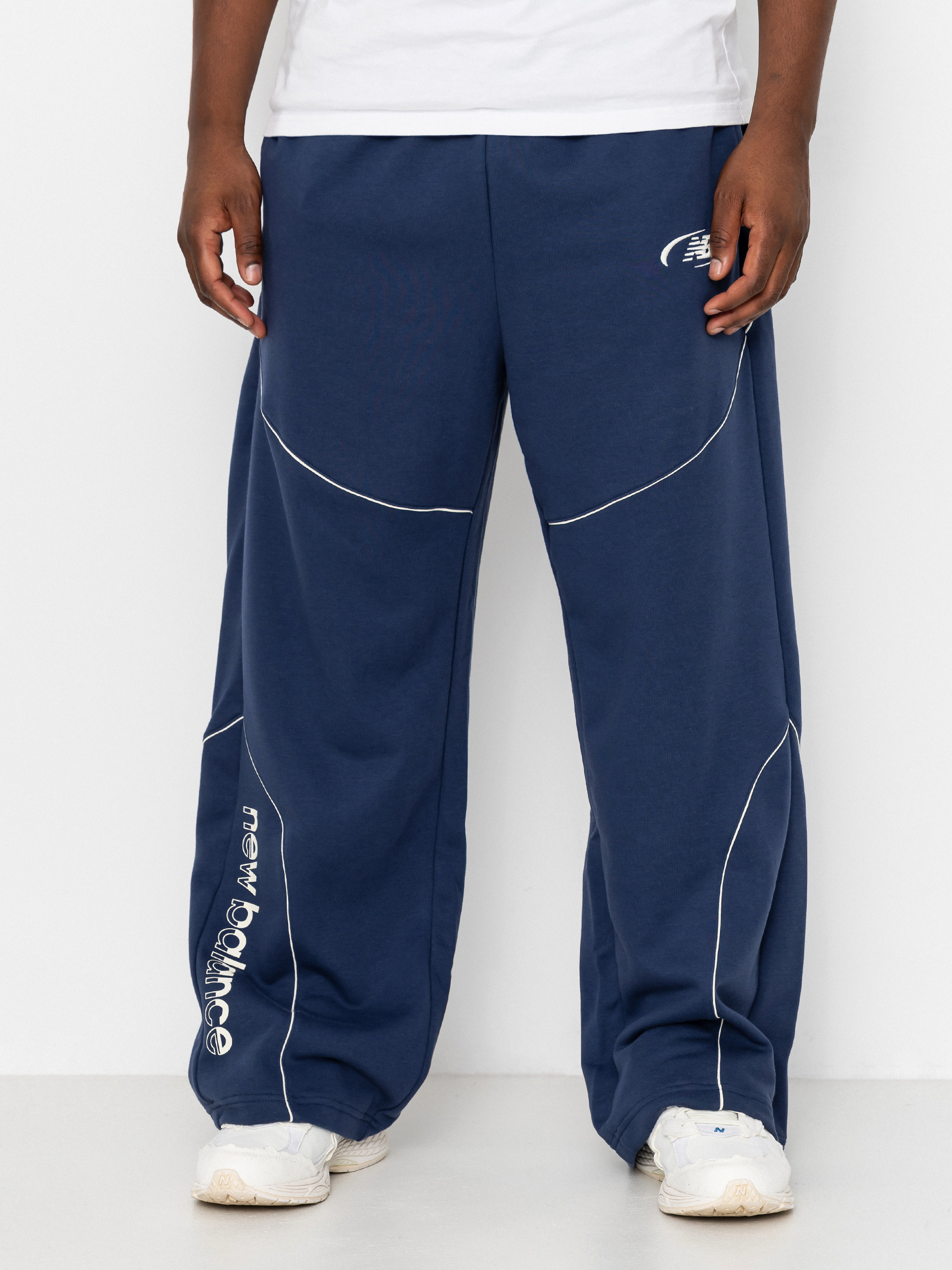 Pantaloni New Balance Trackside French Terry (navy)