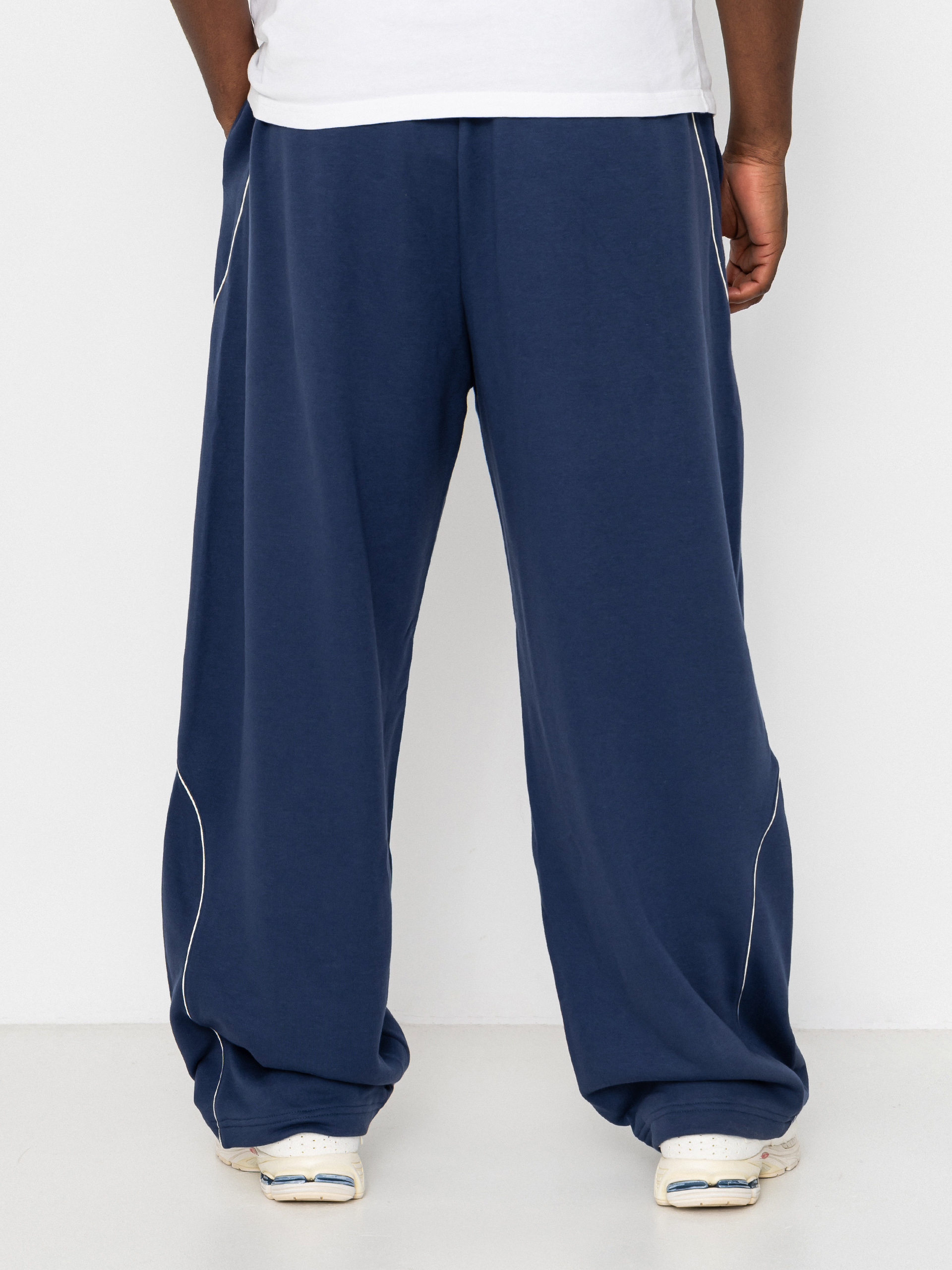 Pantaloni New Balance Trackside French Terry (navy)
