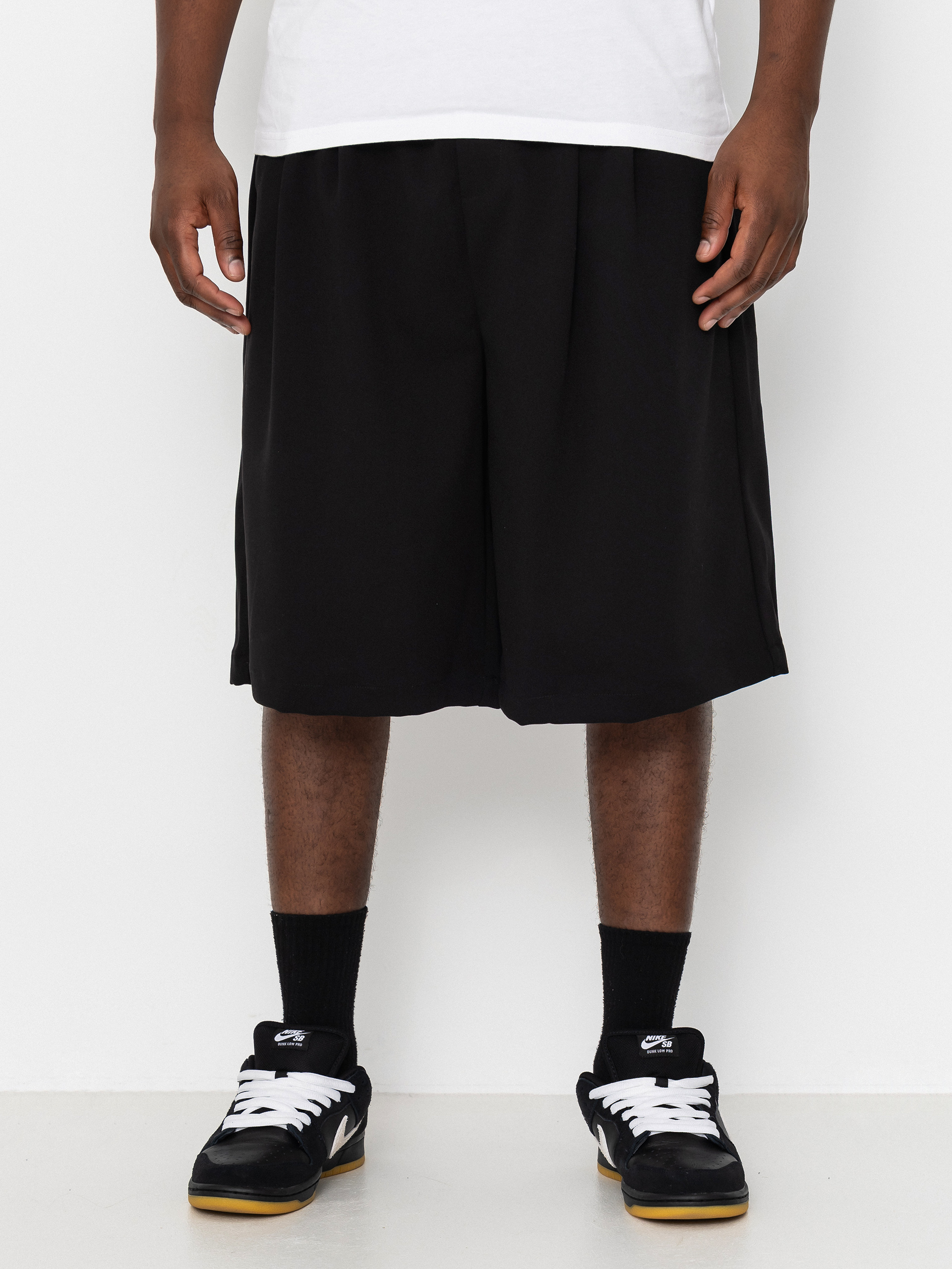 Pantaloni scurți Wasted Paris Pleated (black)