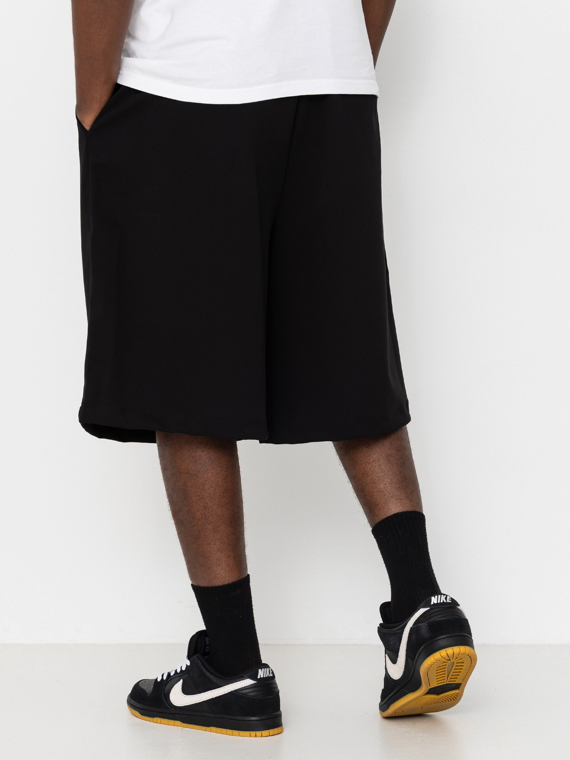 Pantaloni scurți Wasted Paris Pleated (black)