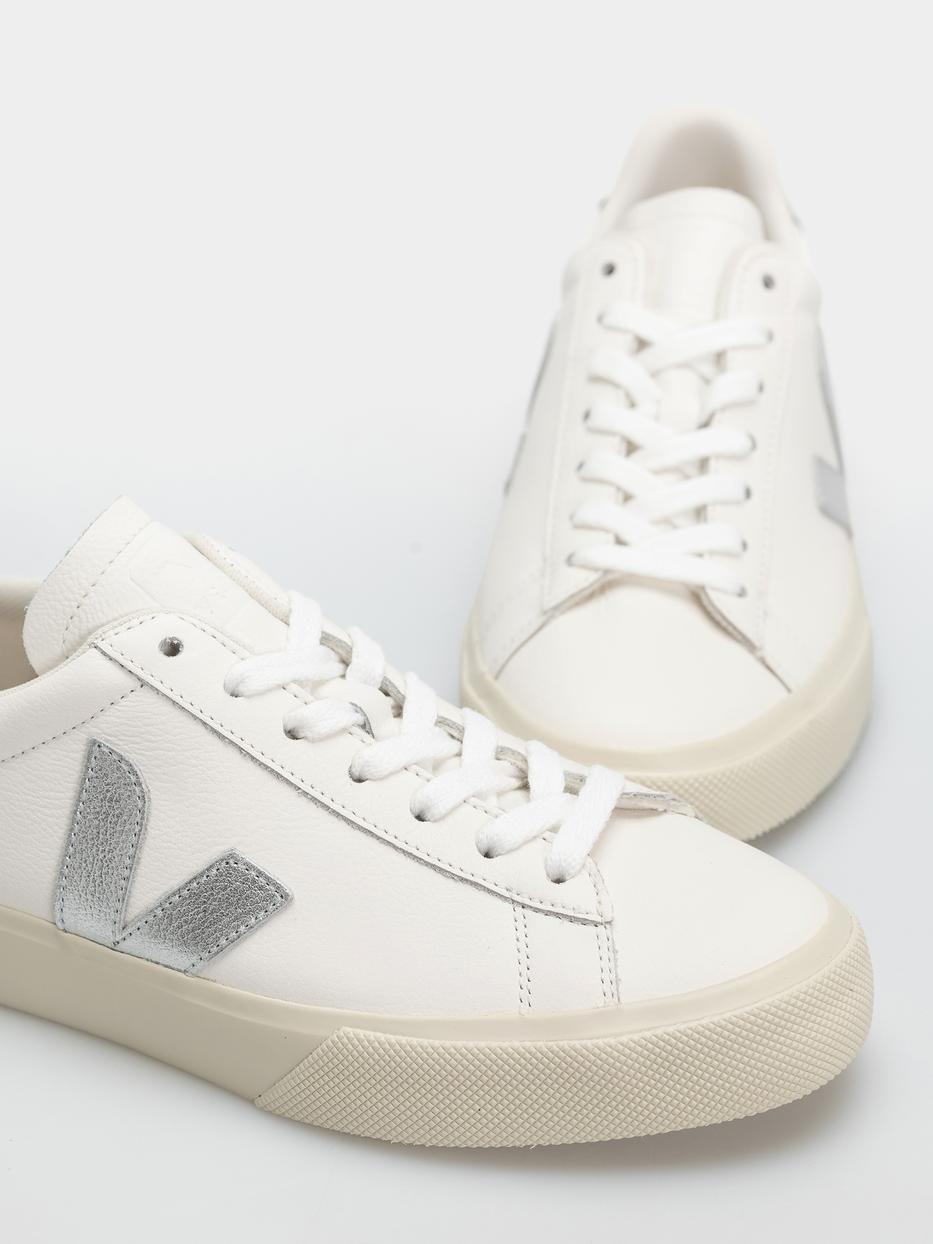 Pantofi Veja Campo Wmn (white silver black)