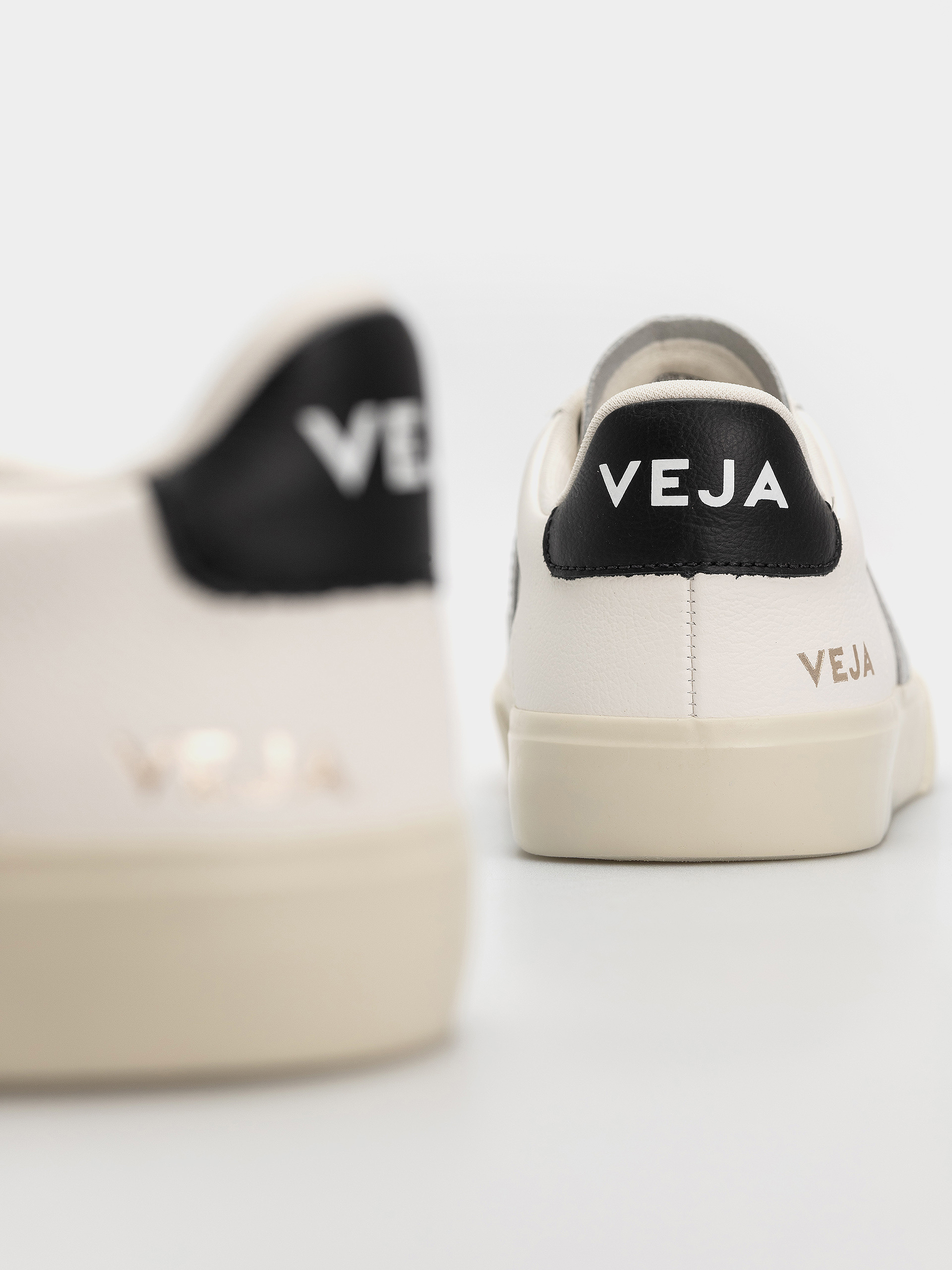 Pantofi Veja Campo Wmn (white silver black)