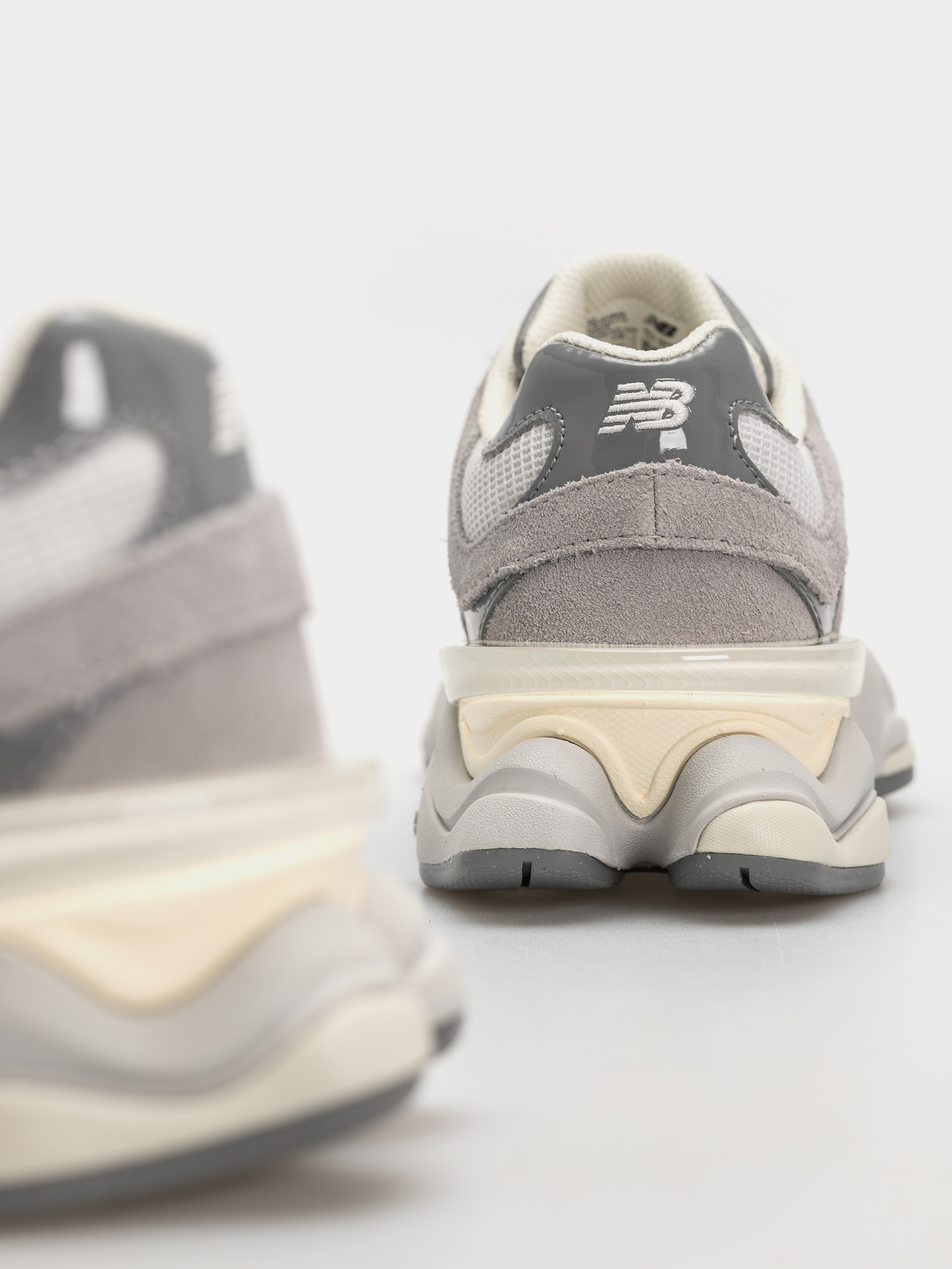 Pantofi New Balance 9060 (angora/reflection)