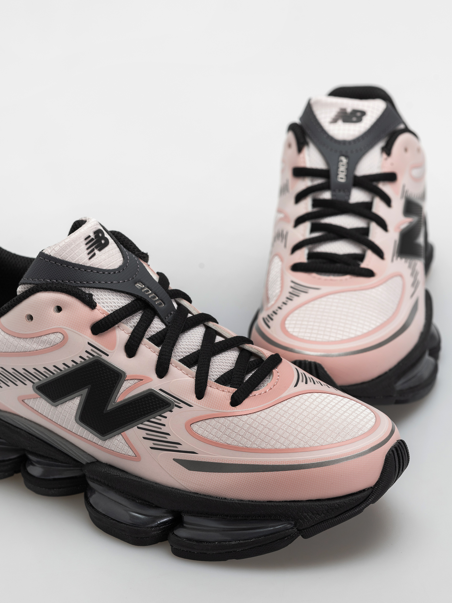 Pantofi New Balance 2000 (pink granite/pink chalk/black)
