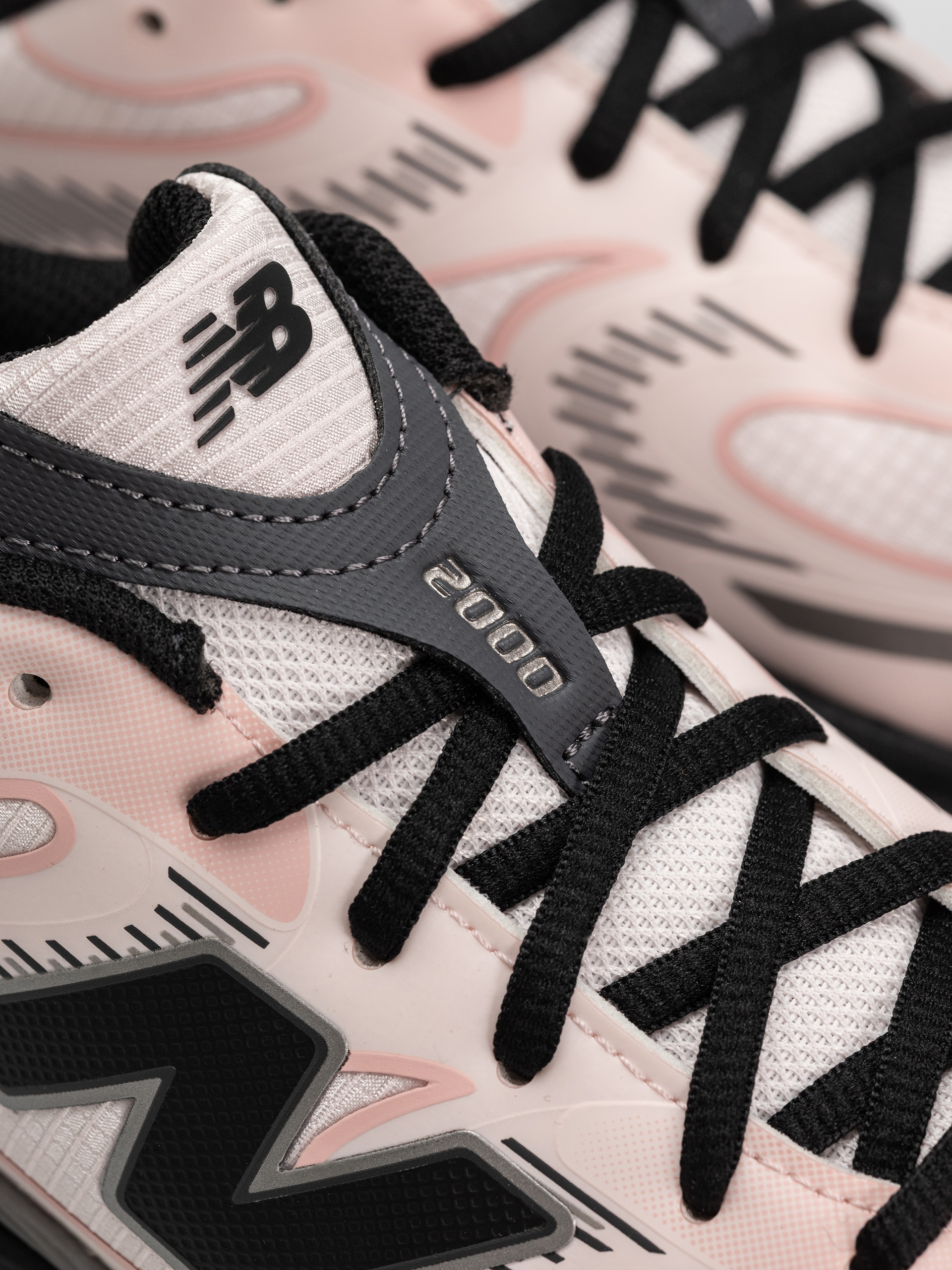 Pantofi New Balance 2000 (pink granite/pink chalk/black)