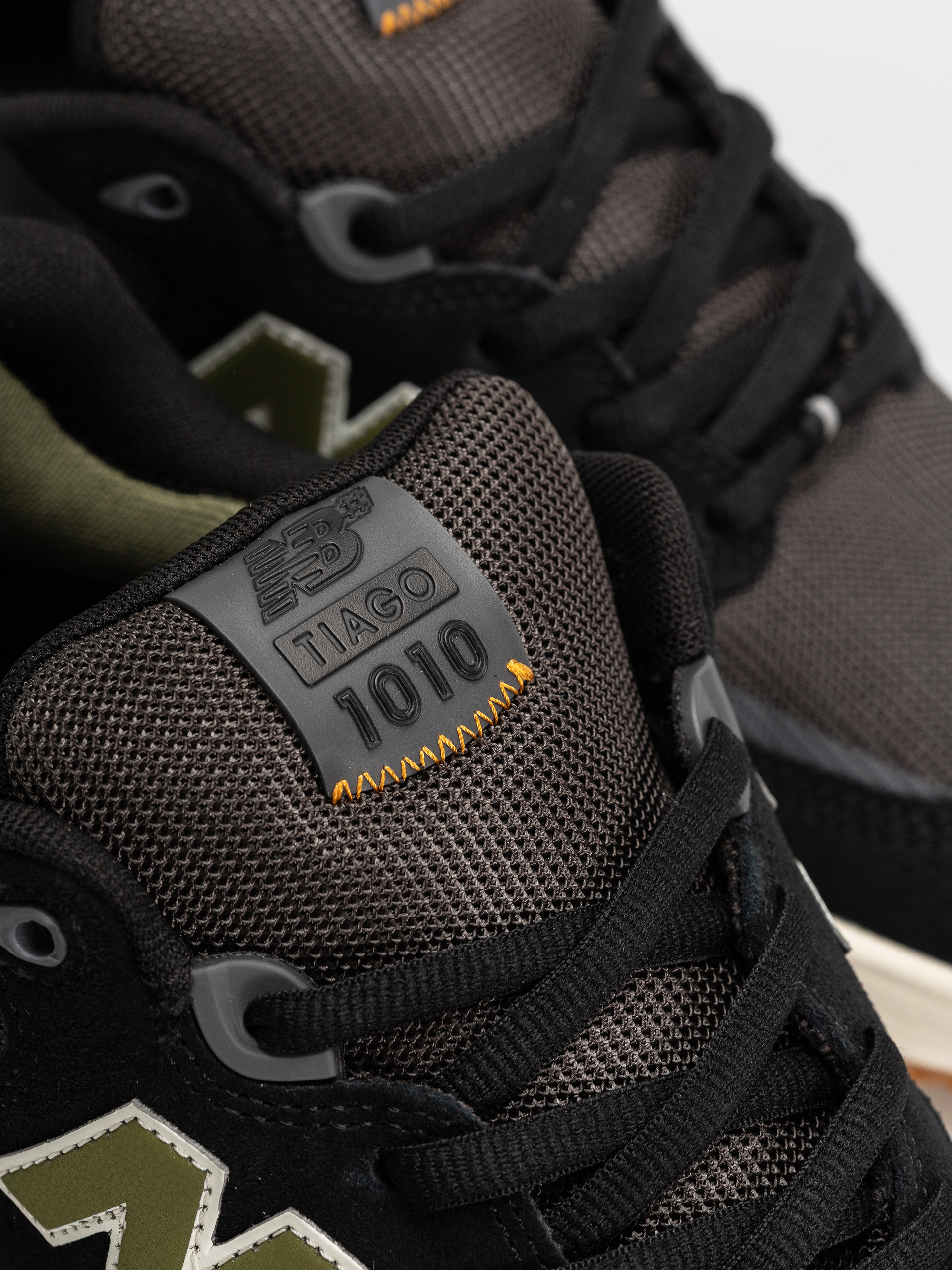 Pantofi New Balance 1010 (black/dark olivine)