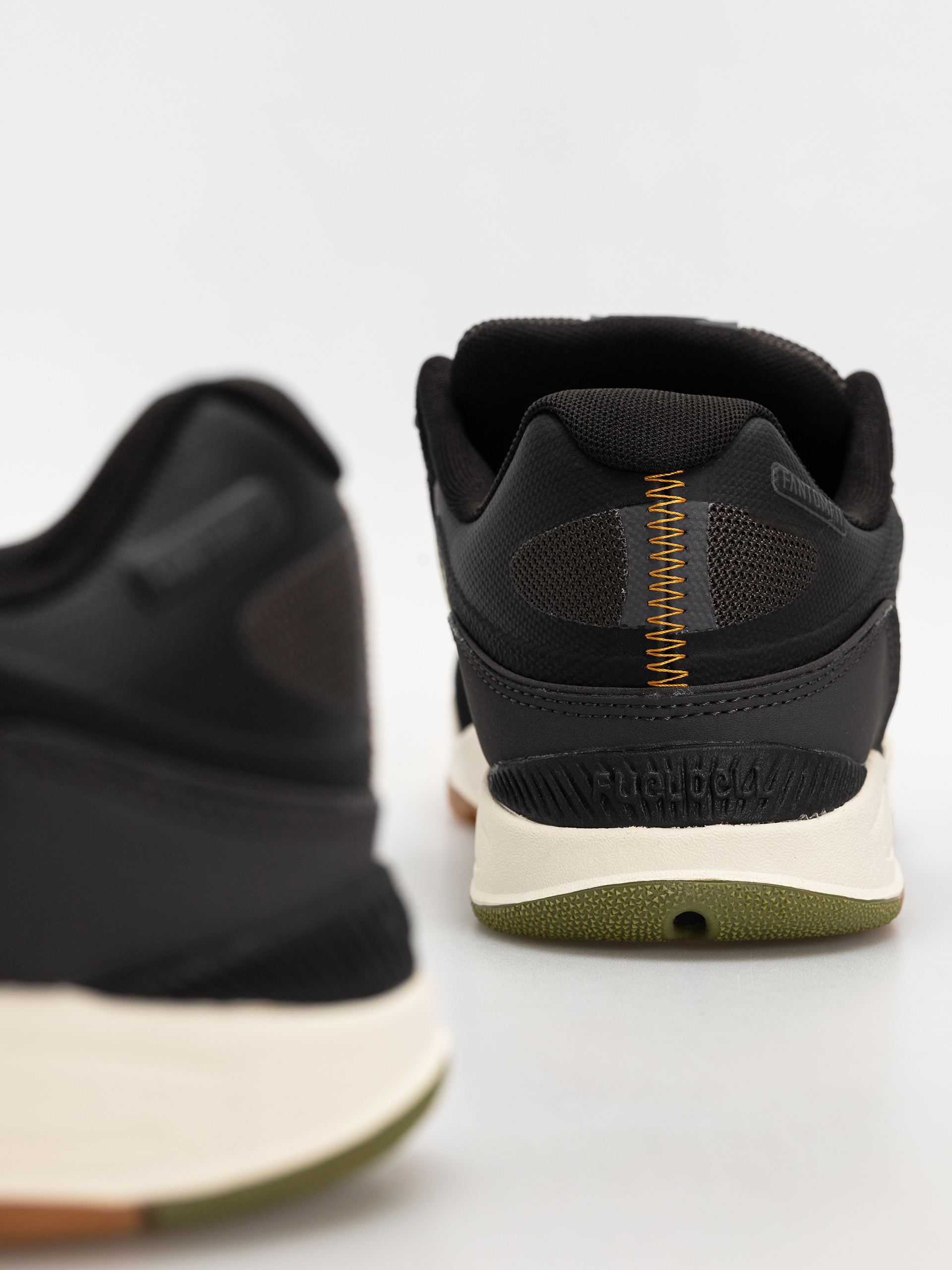 Pantofi New Balance 1010 (black/dark olivine)