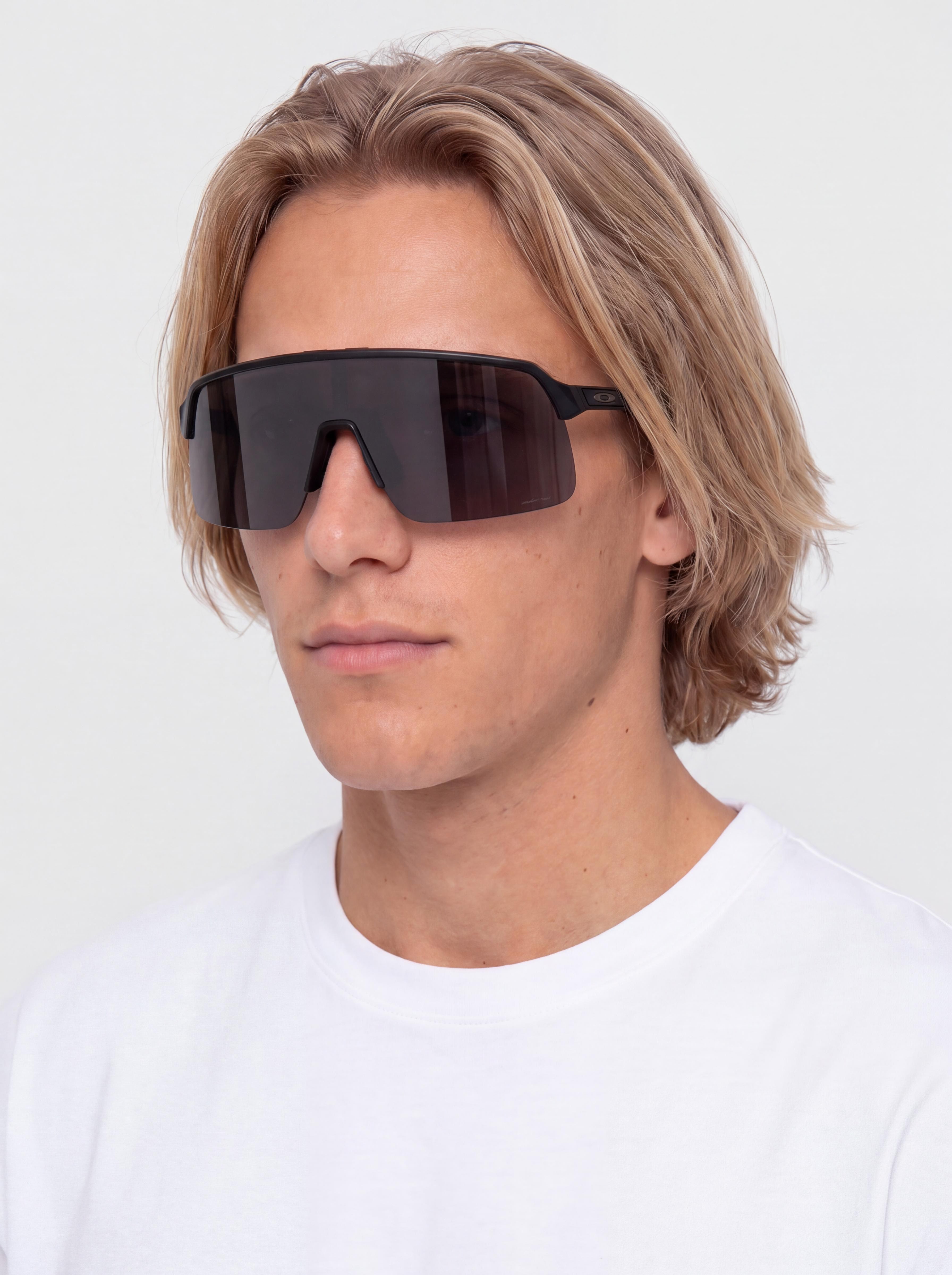 Ochelari de soare Oakley Sutro Lite
